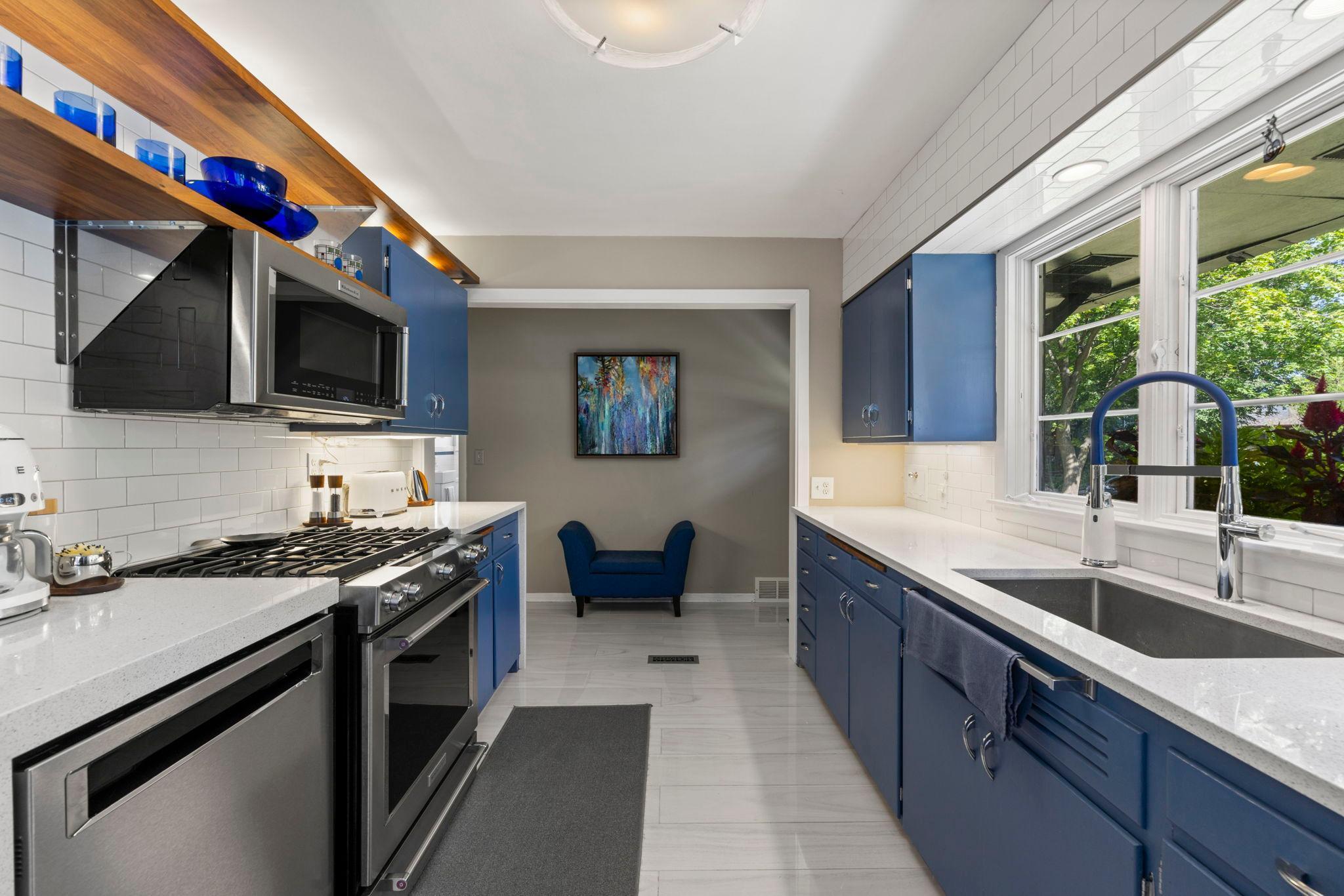 32 Sheridan Avenue S