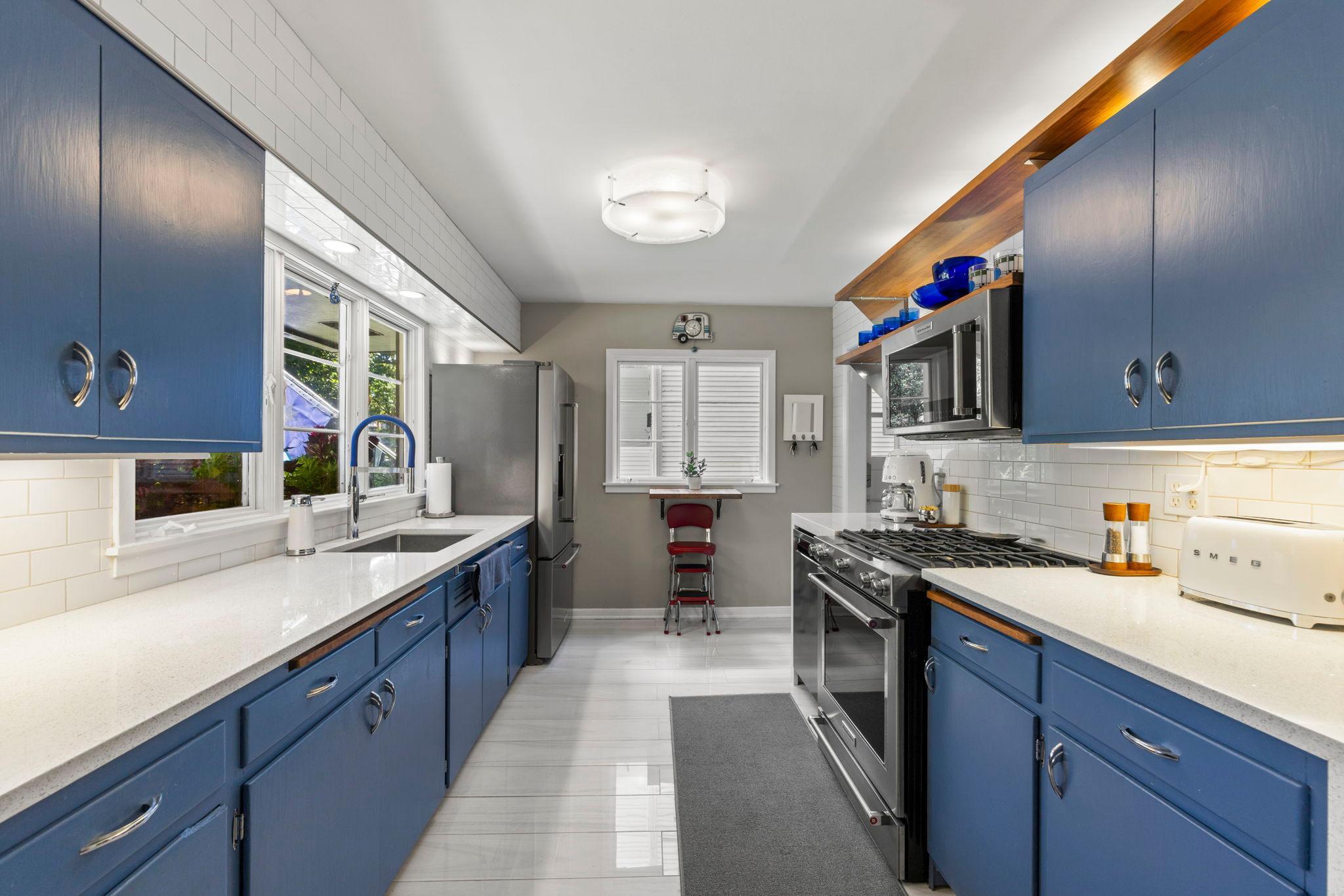 32 Sheridan Avenue S