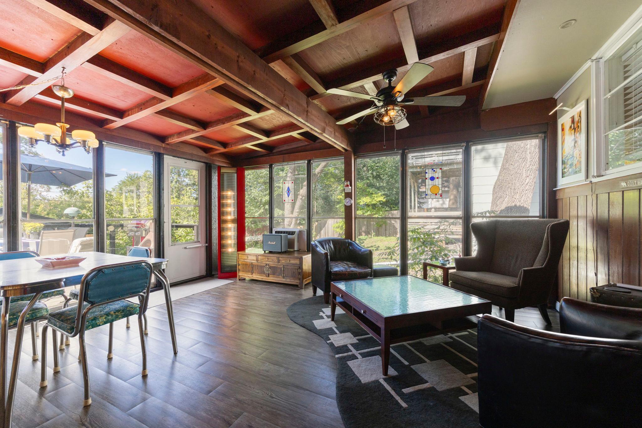 32 Sheridan Avenue S