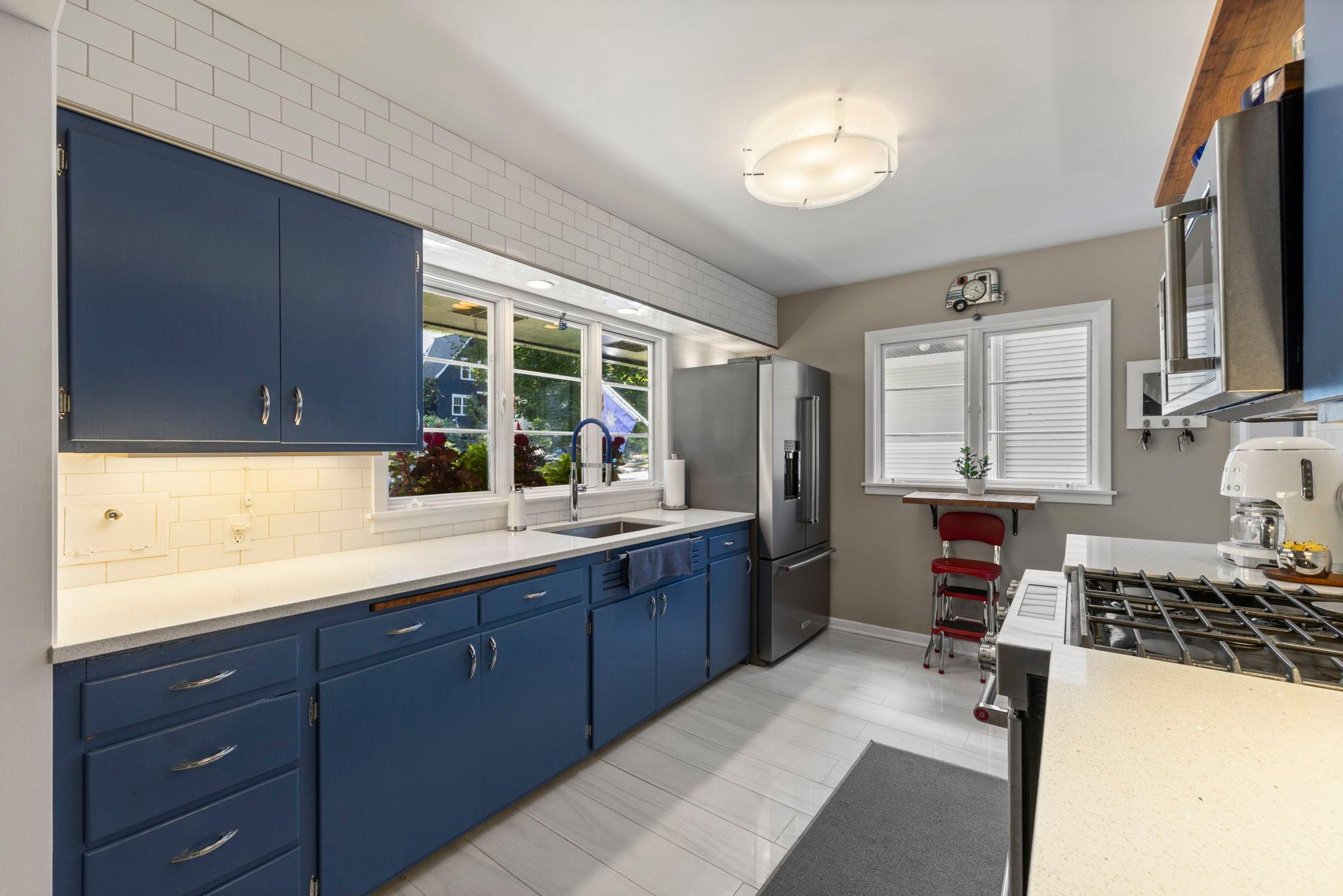 32 Sheridan Avenue S