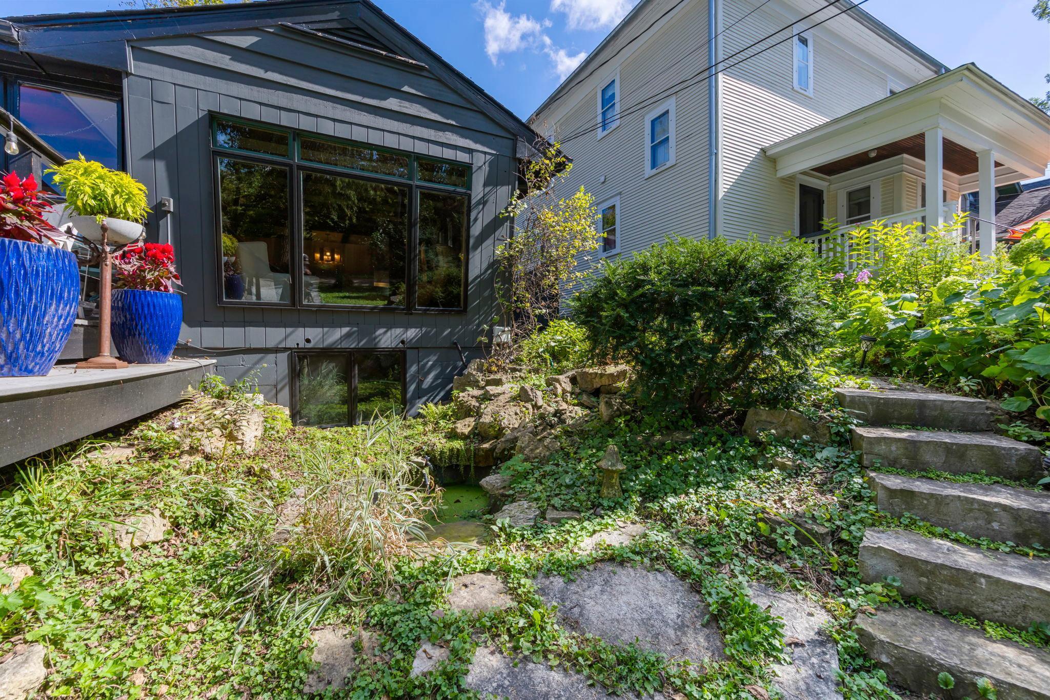 32 Sheridan Avenue S