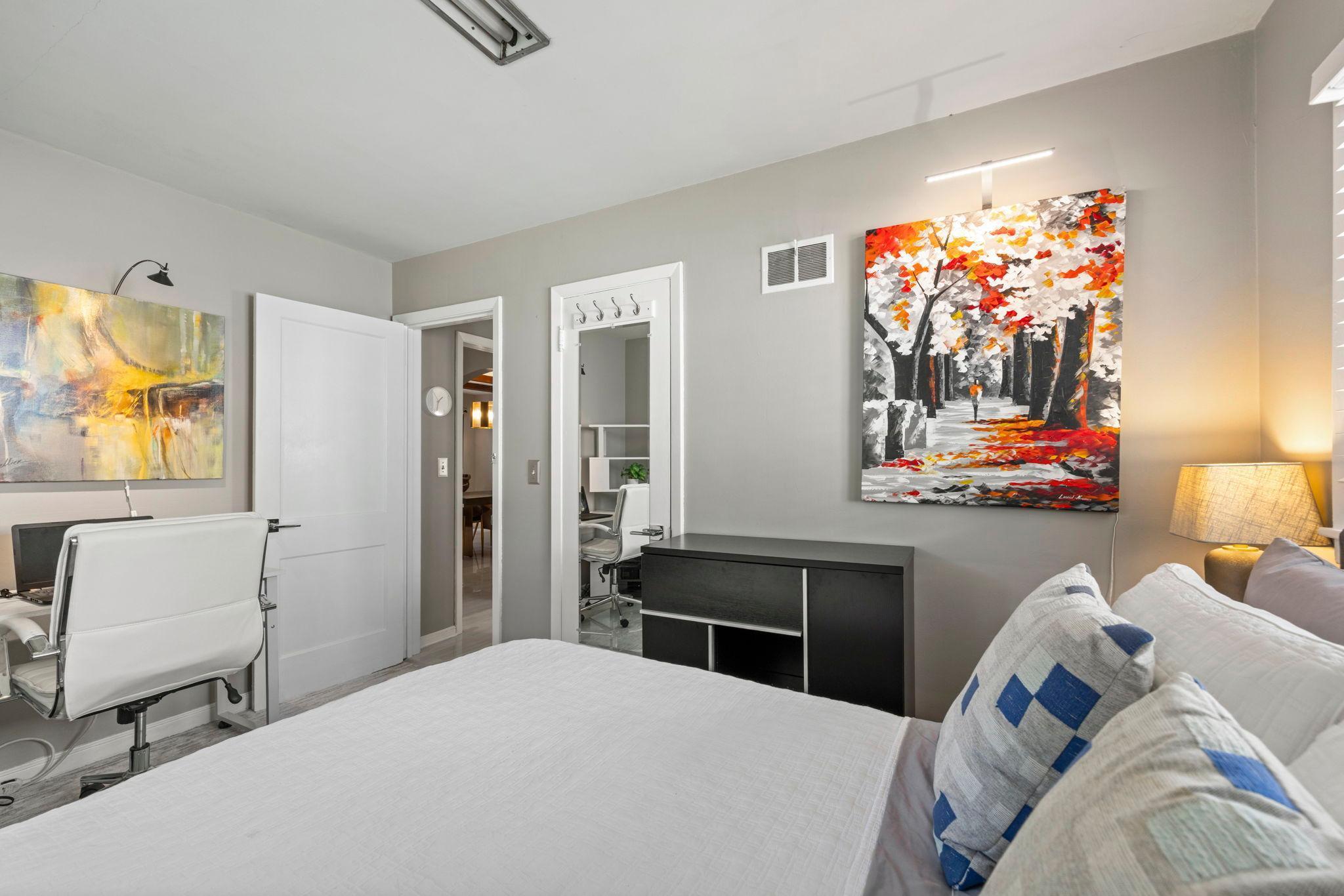 32 Sheridan Avenue S