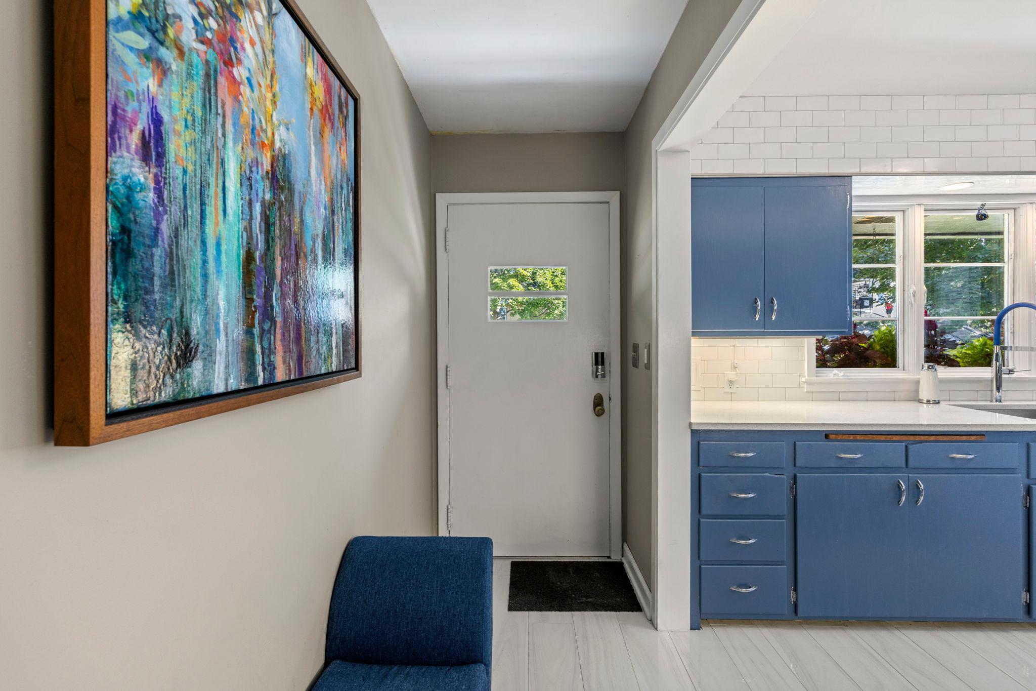 32 Sheridan Avenue S