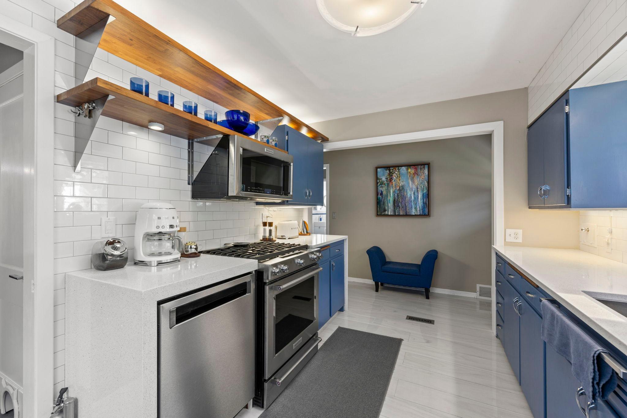 32 Sheridan Avenue S