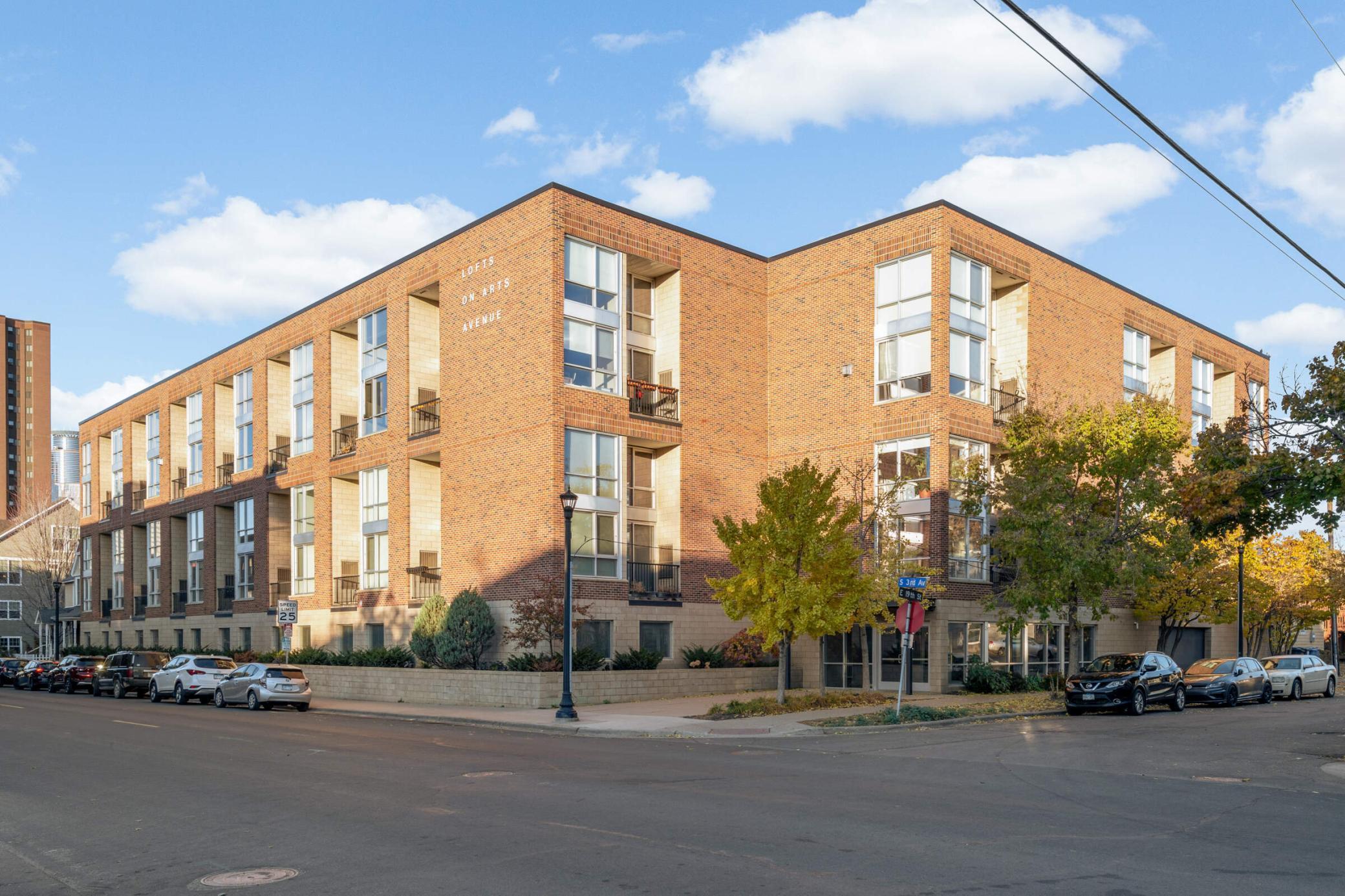 1829 3rd Avenue S Unit: 215