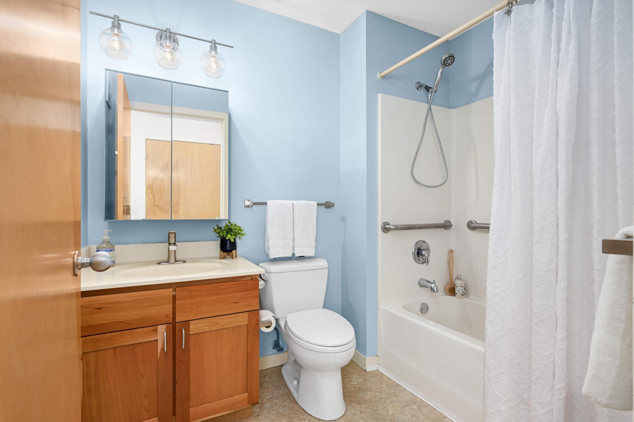 1829 3rd Avenue S Unit: 215