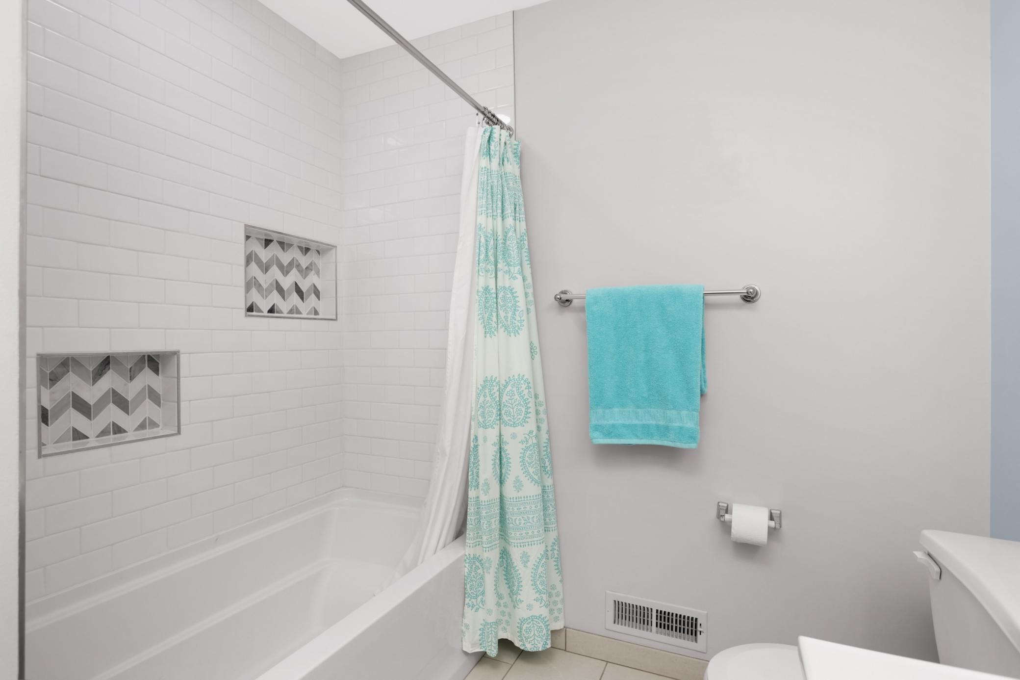 430 Willoughby Way W