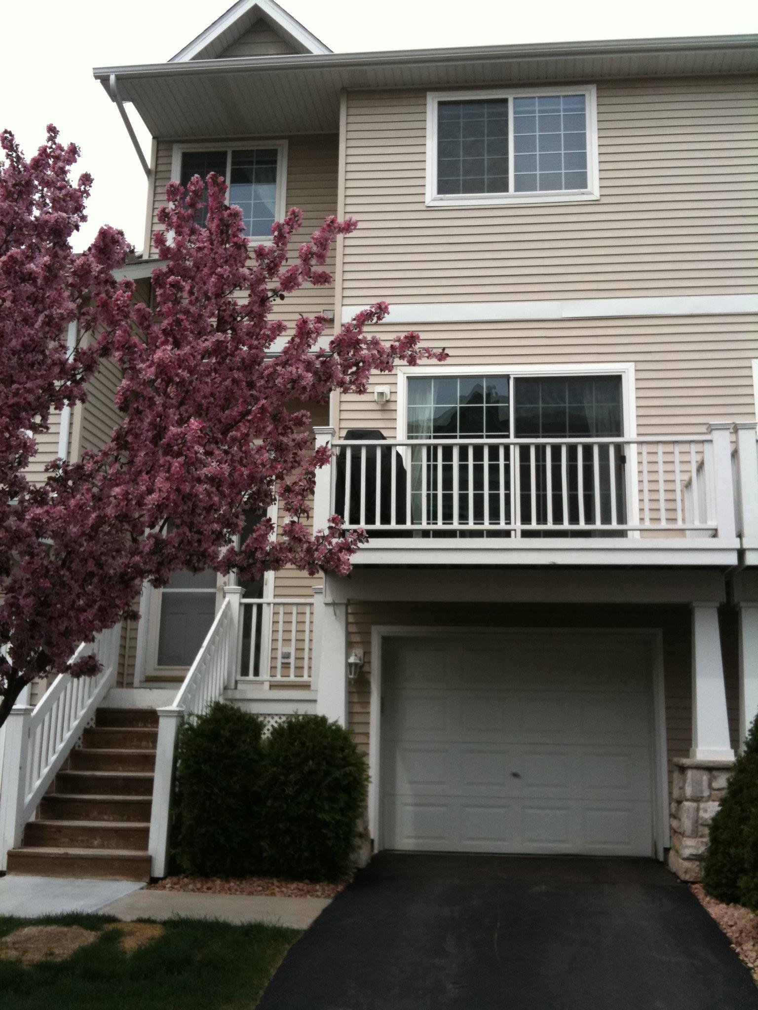 430 Willoughby Way W