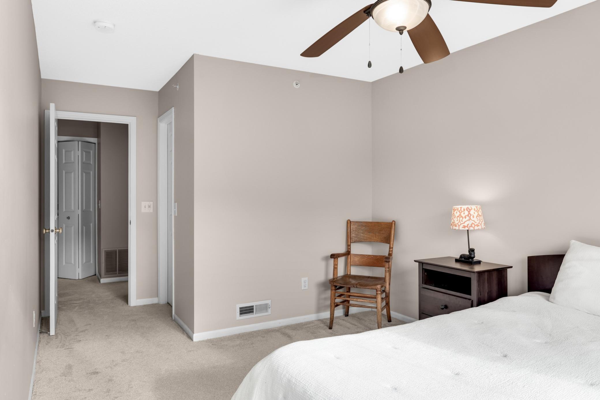 430 Willoughby Way W