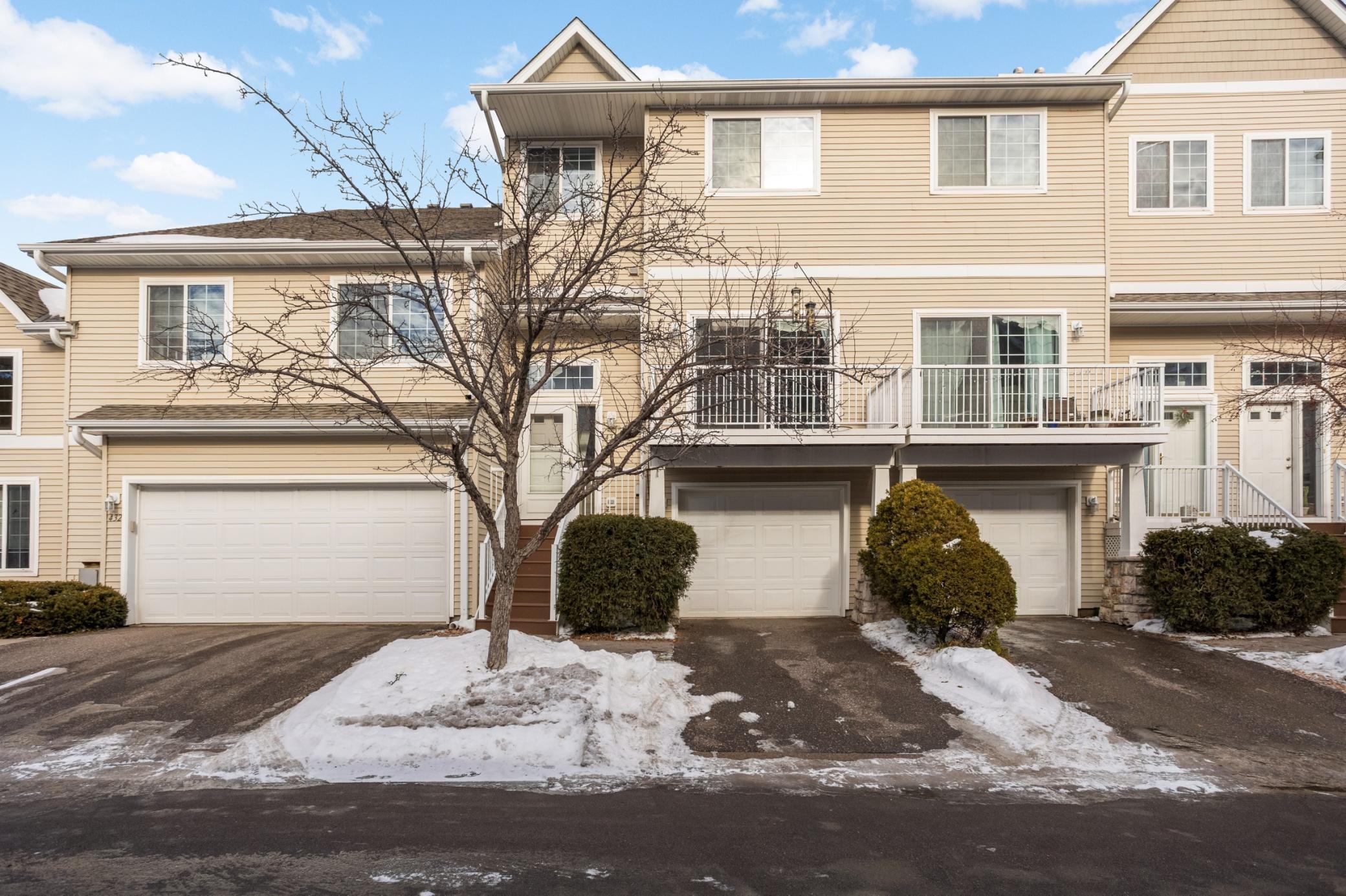 430 Willoughby Way W