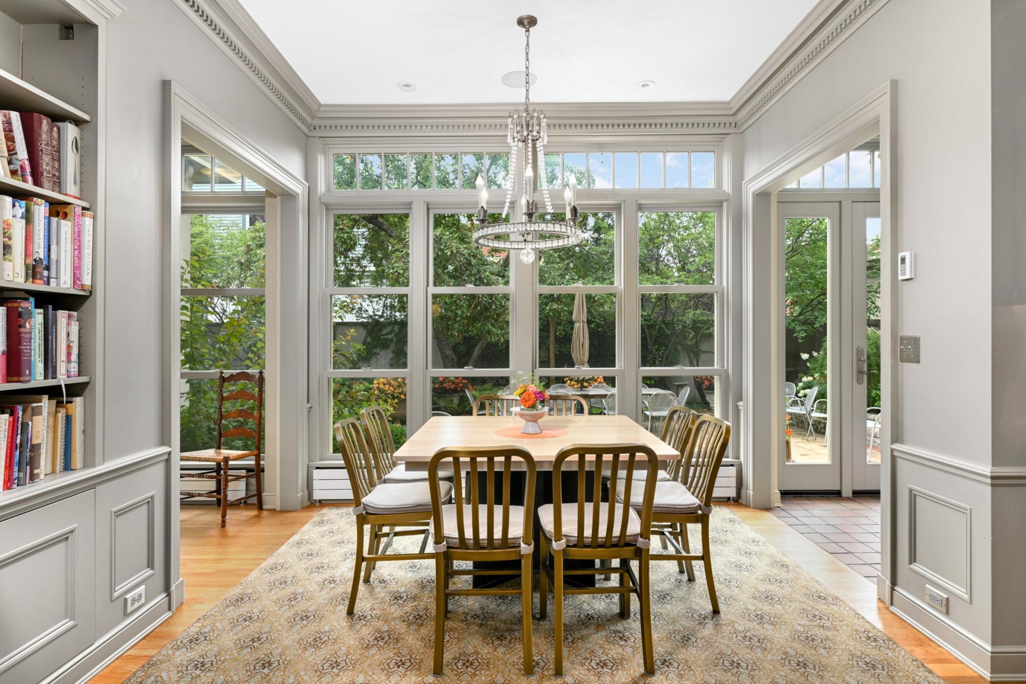 2400 Pillsbury Avenue S