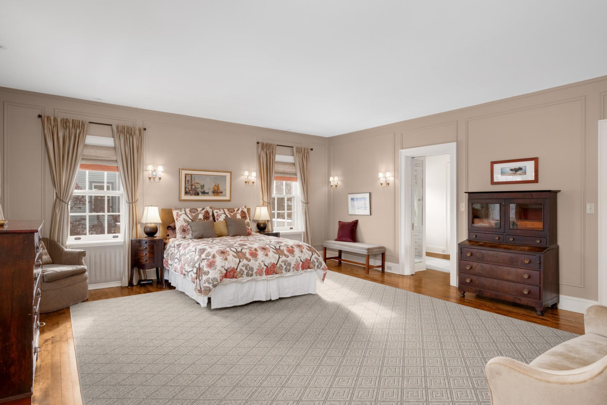 2400 Pillsbury Avenue S