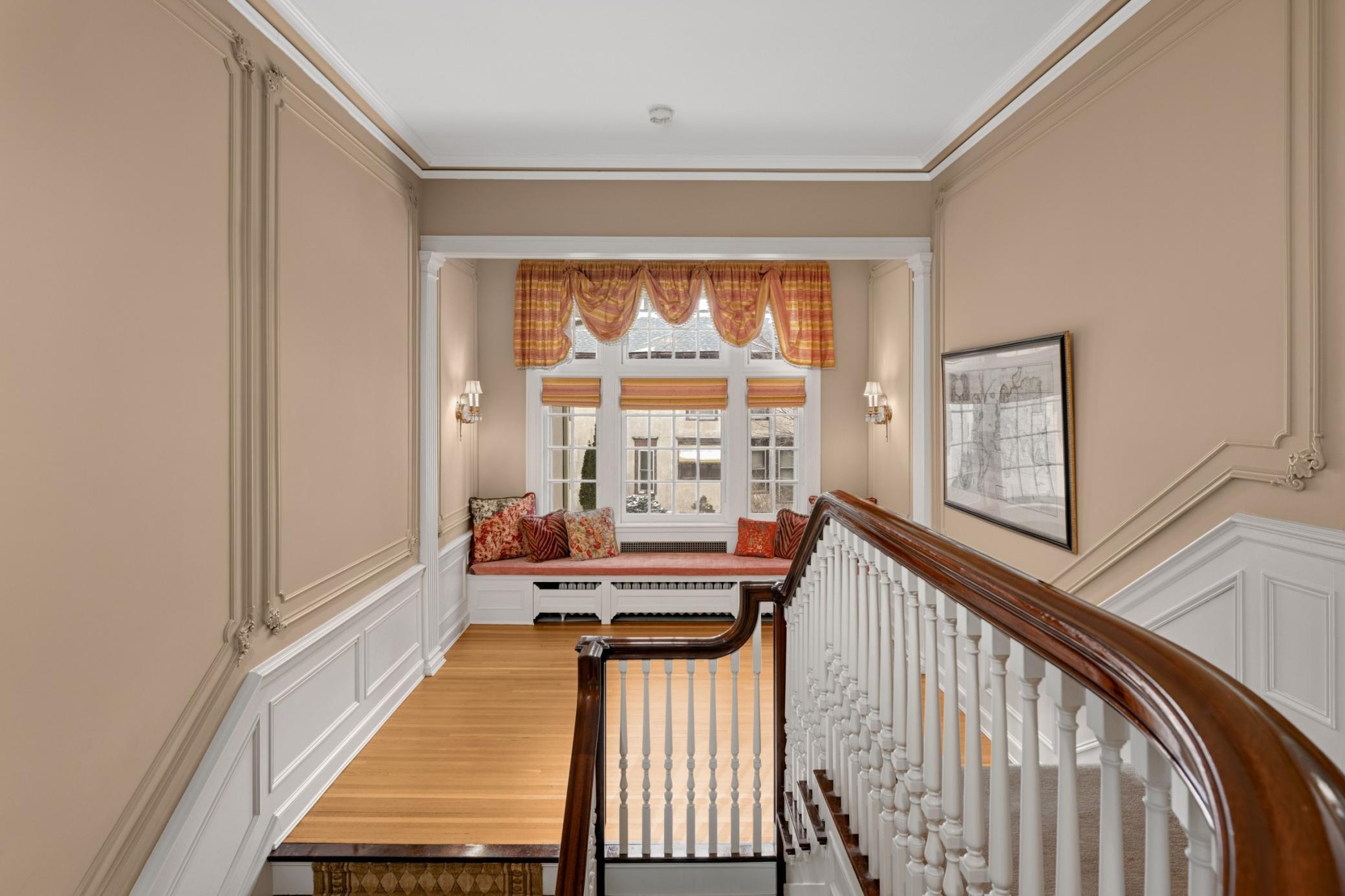 2400 Pillsbury Avenue S