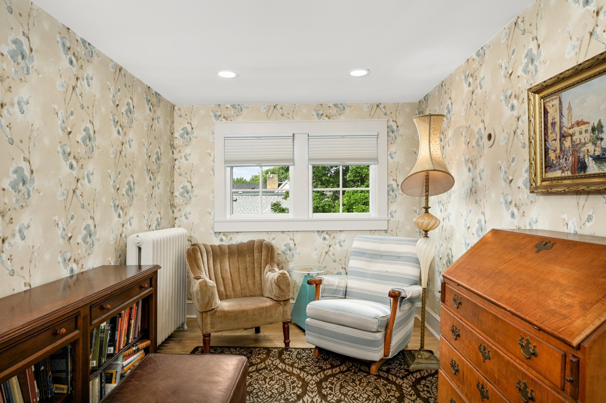 2400 Pillsbury Avenue S