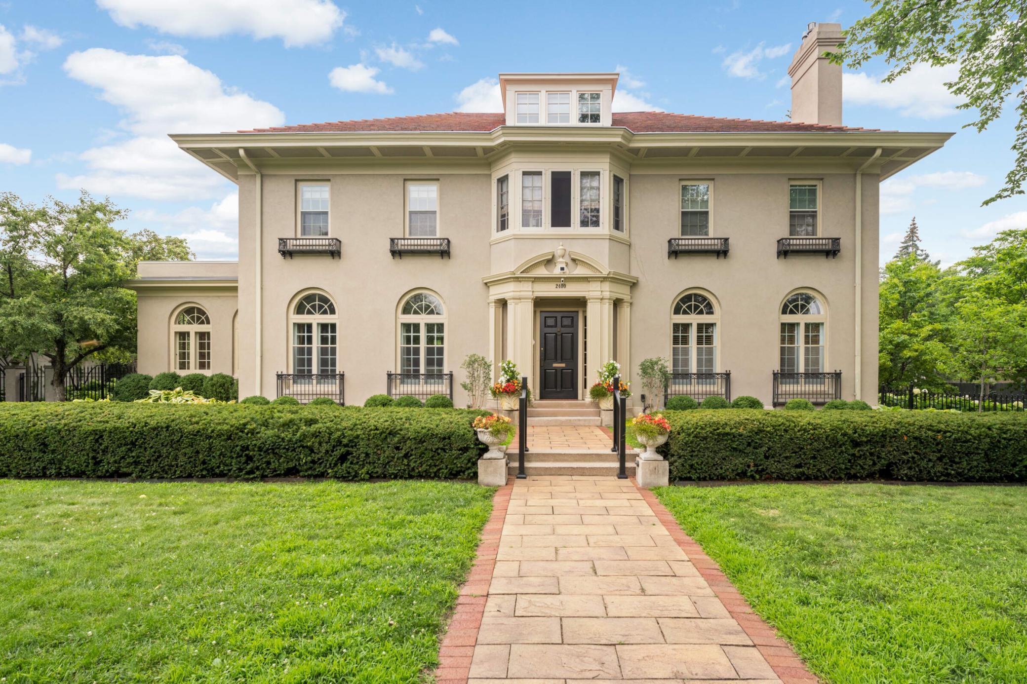 2400 Pillsbury Avenue S