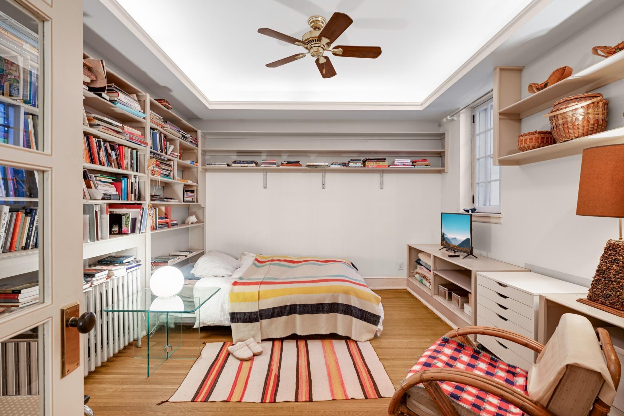 2400 Pillsbury Avenue S