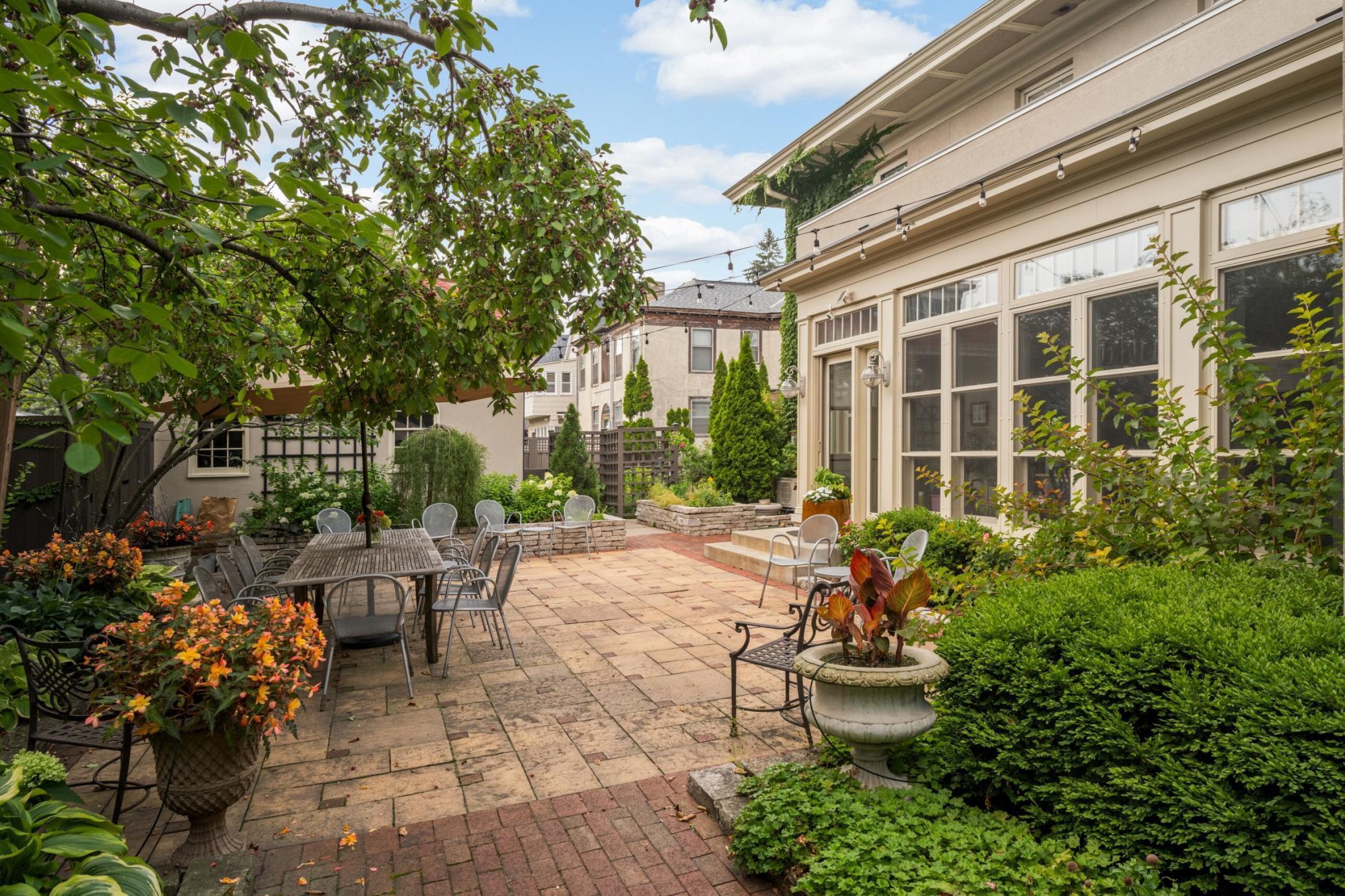 2400 Pillsbury Avenue S