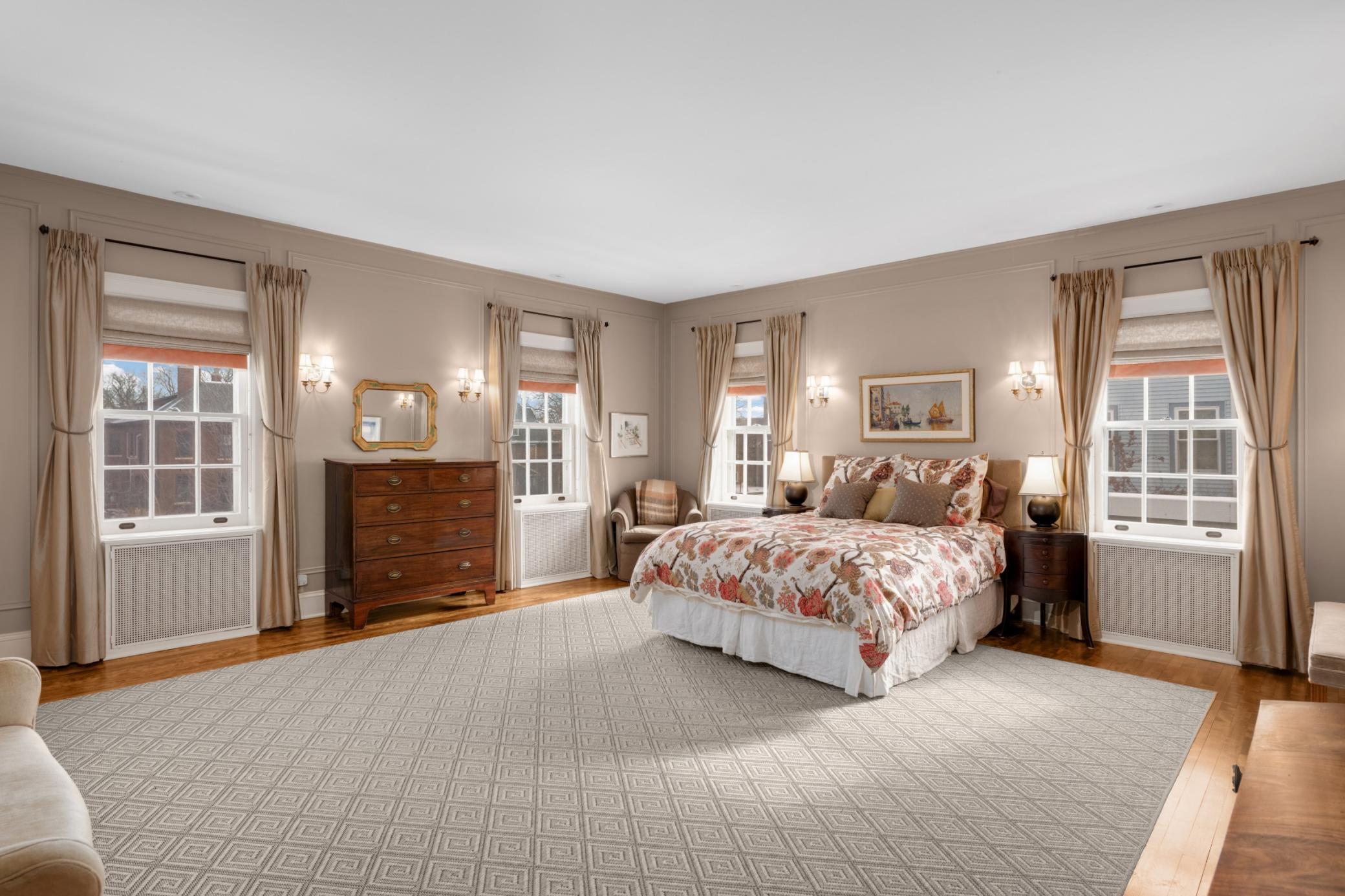 2400 Pillsbury Avenue S