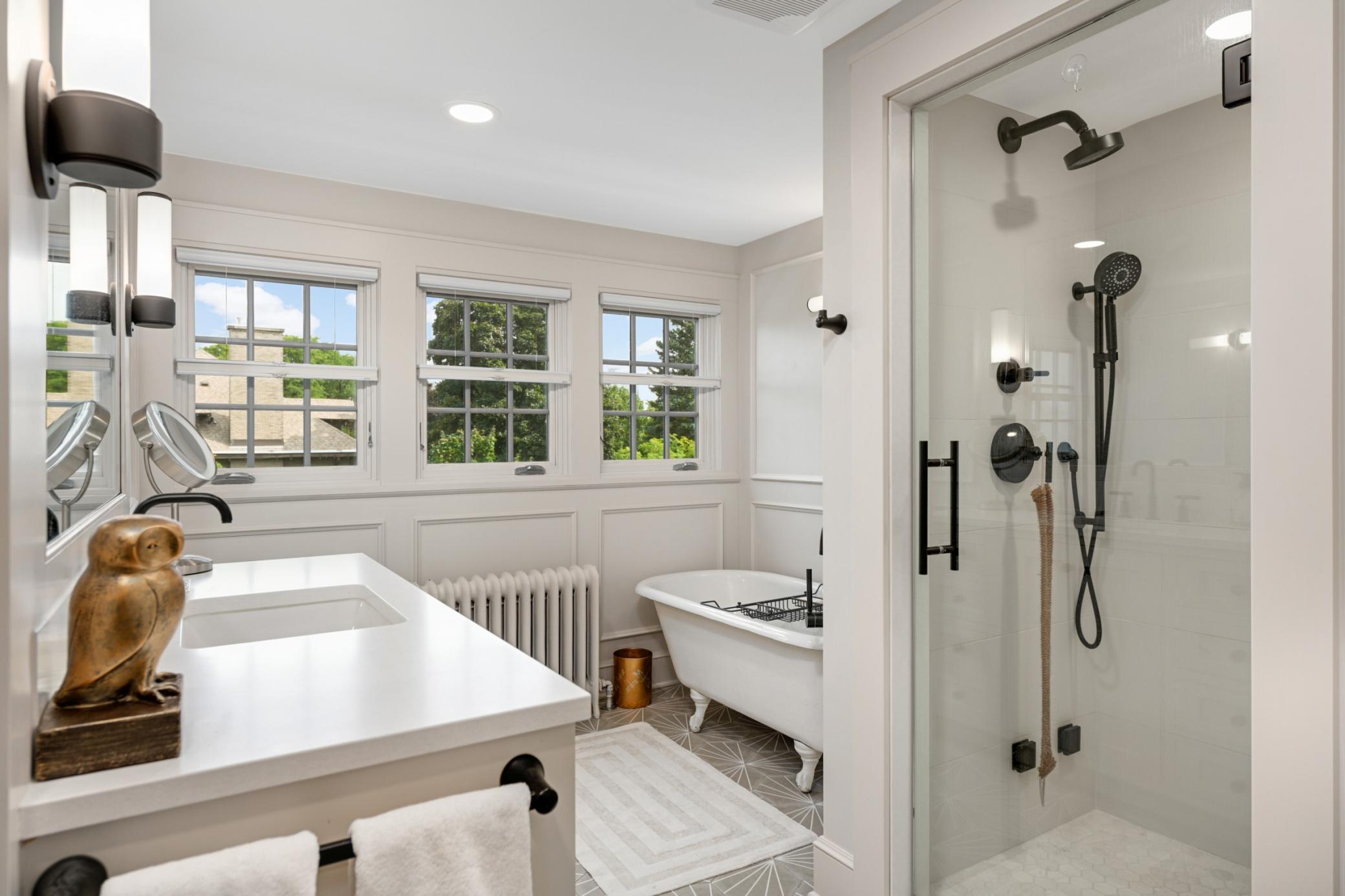 2400 Pillsbury Avenue S