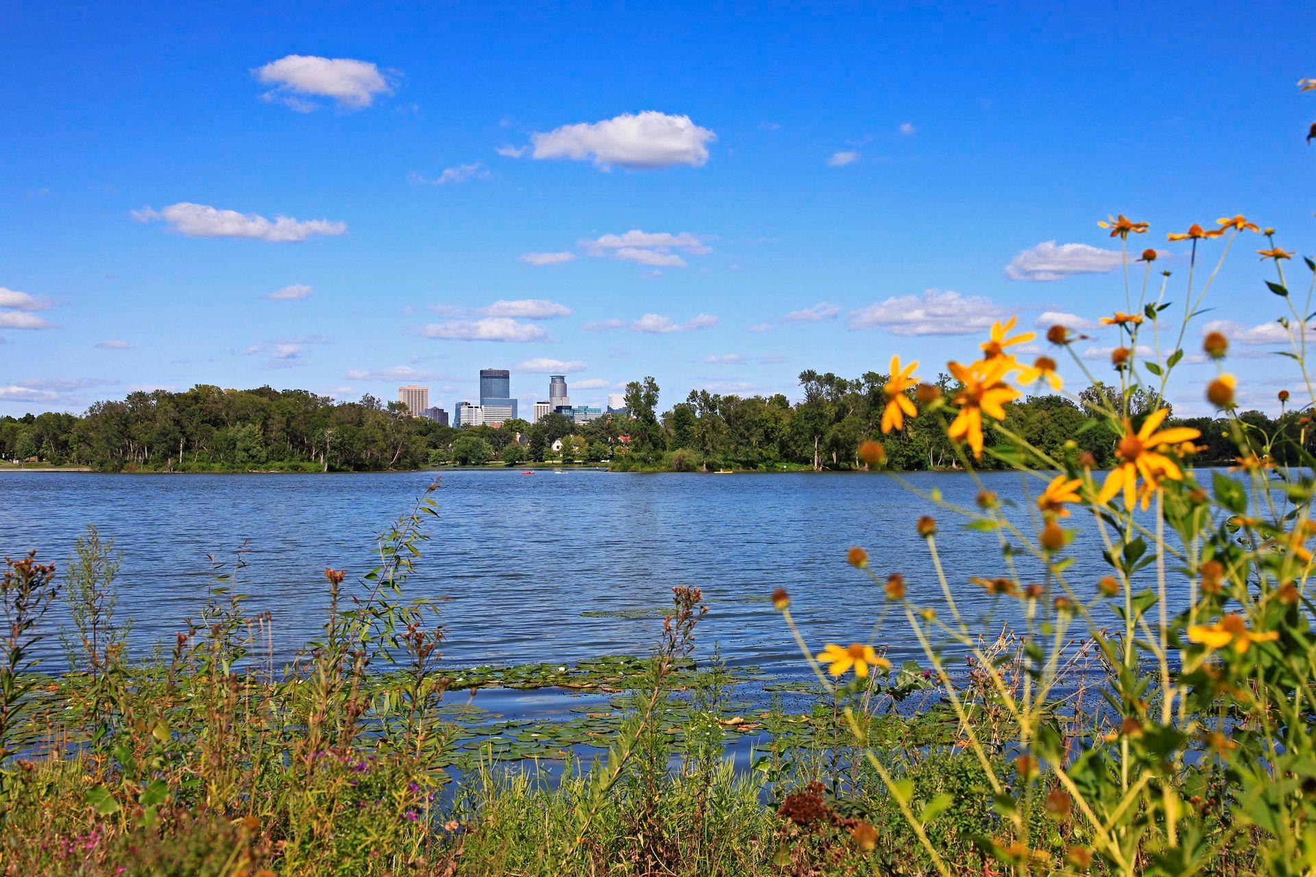 2400 Pillsbury Avenue S