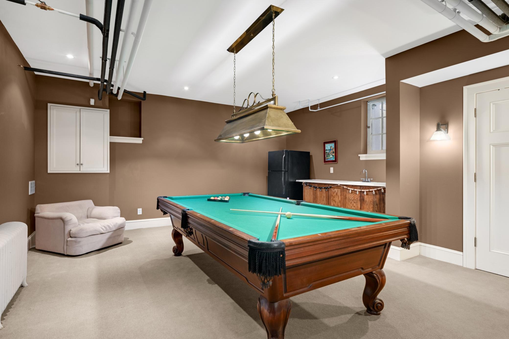 2400 Pillsbury Avenue S