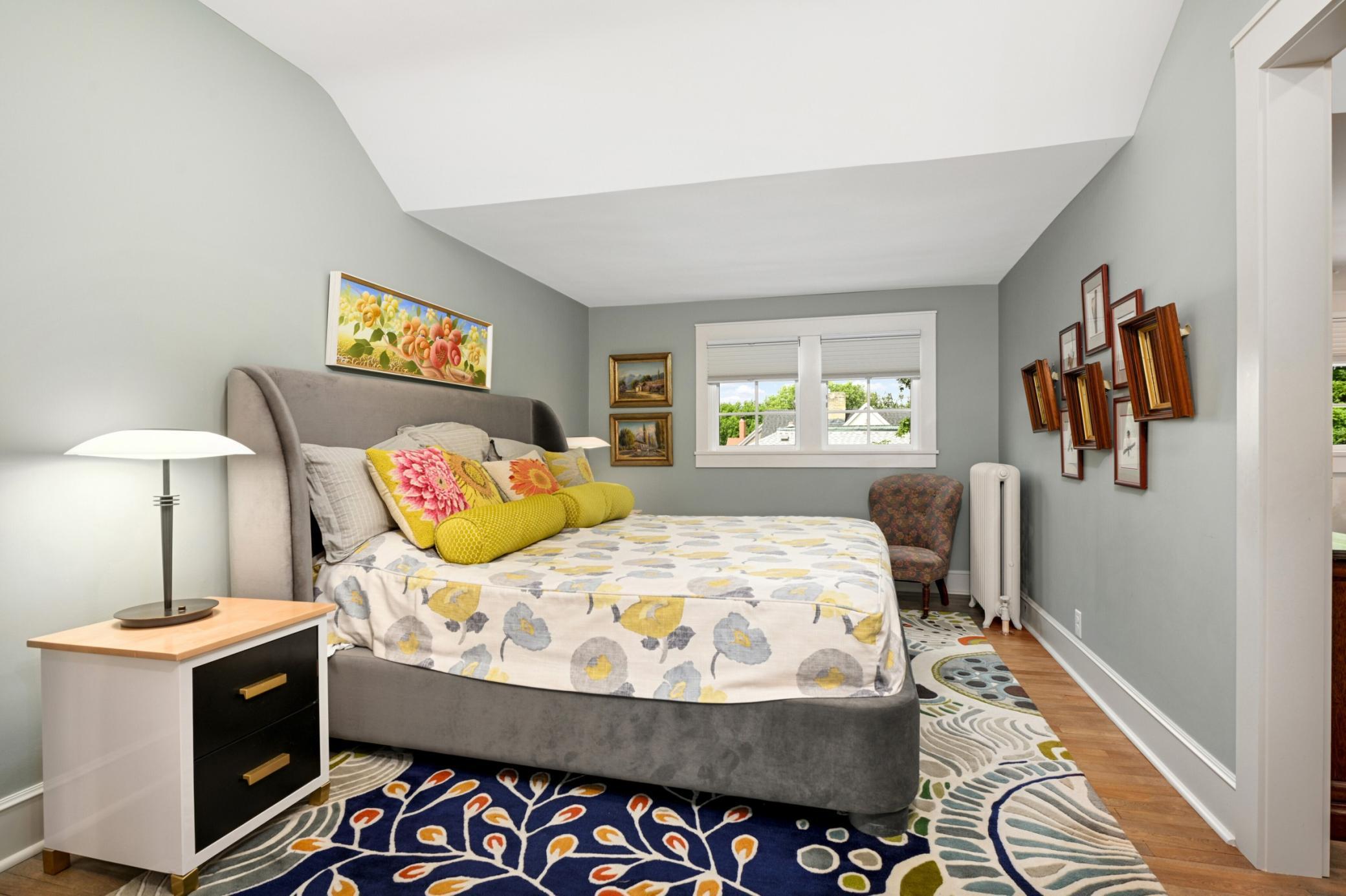 2400 Pillsbury Avenue S