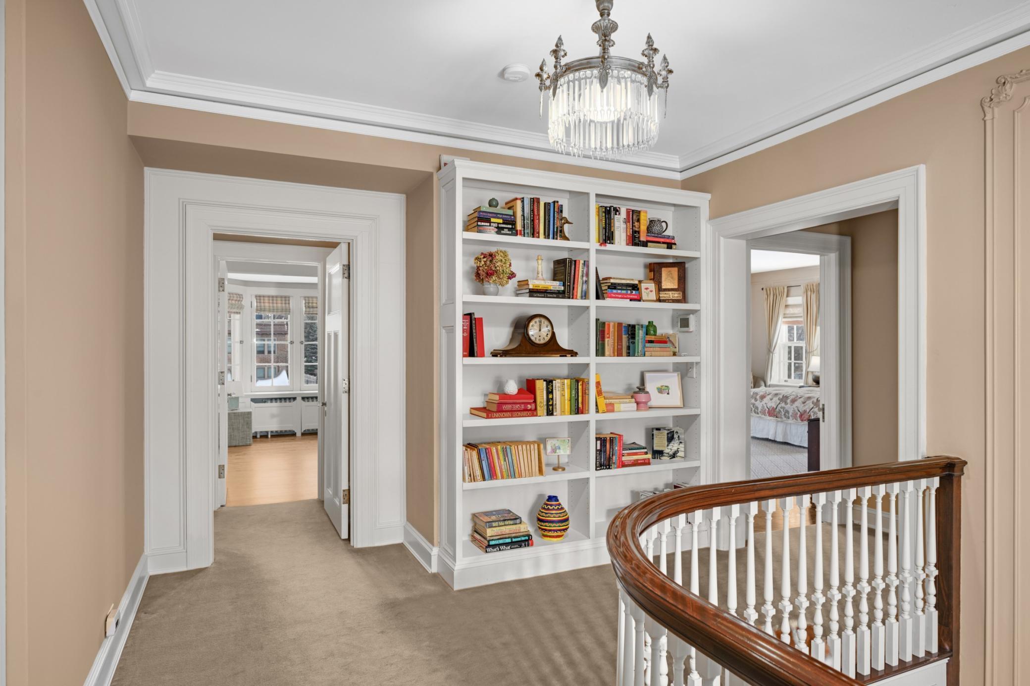 2400 Pillsbury Avenue S