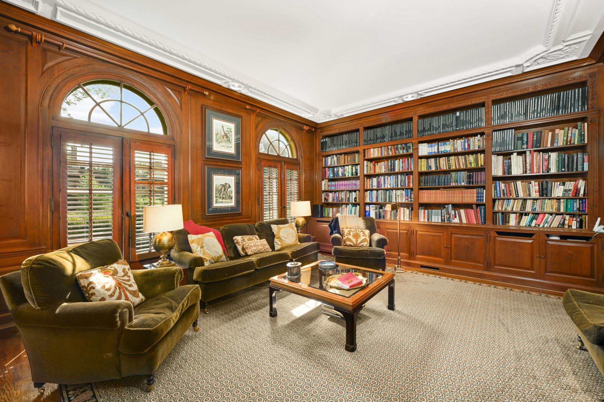 2400 Pillsbury Avenue S