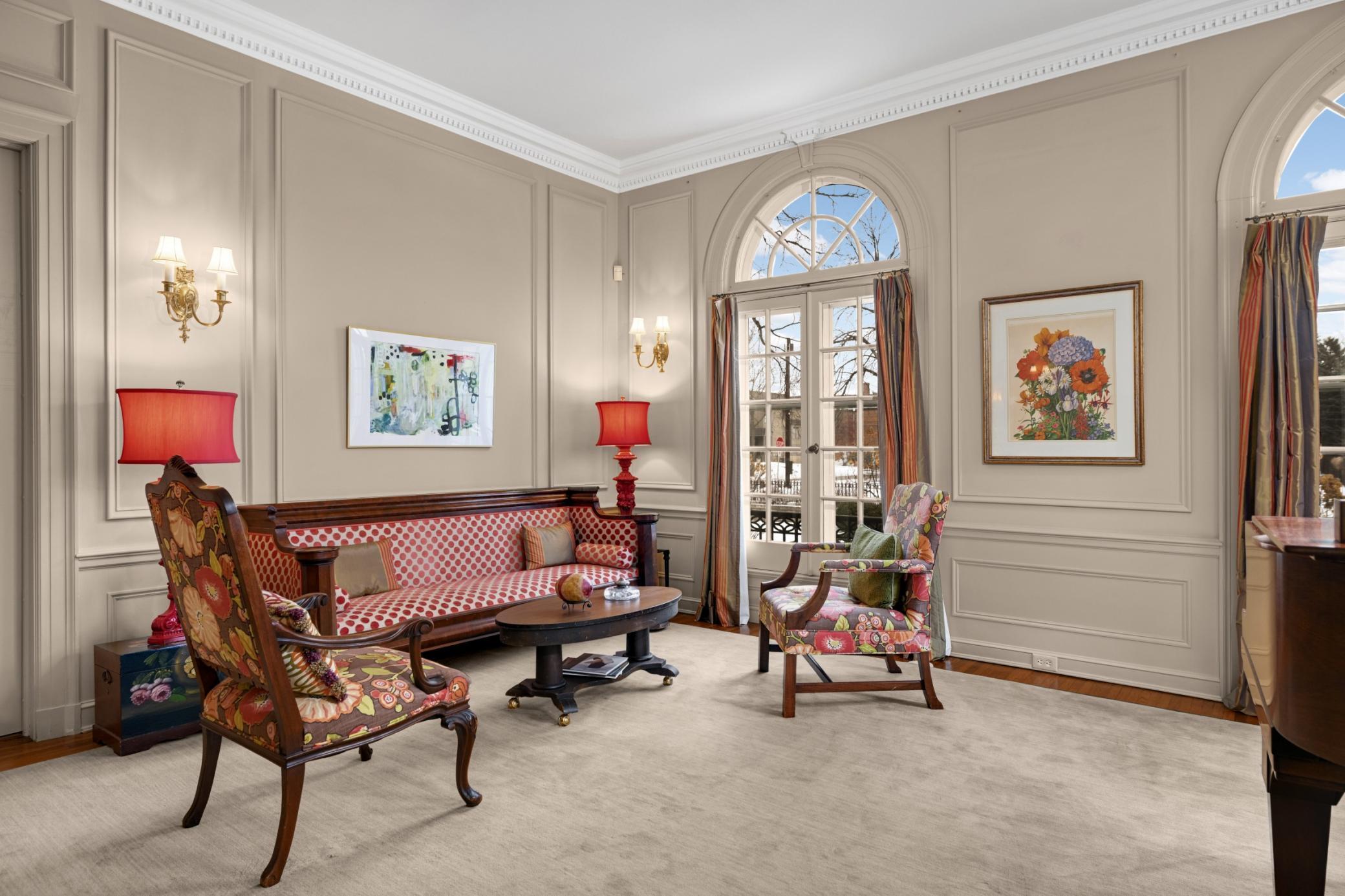 2400 Pillsbury Avenue S