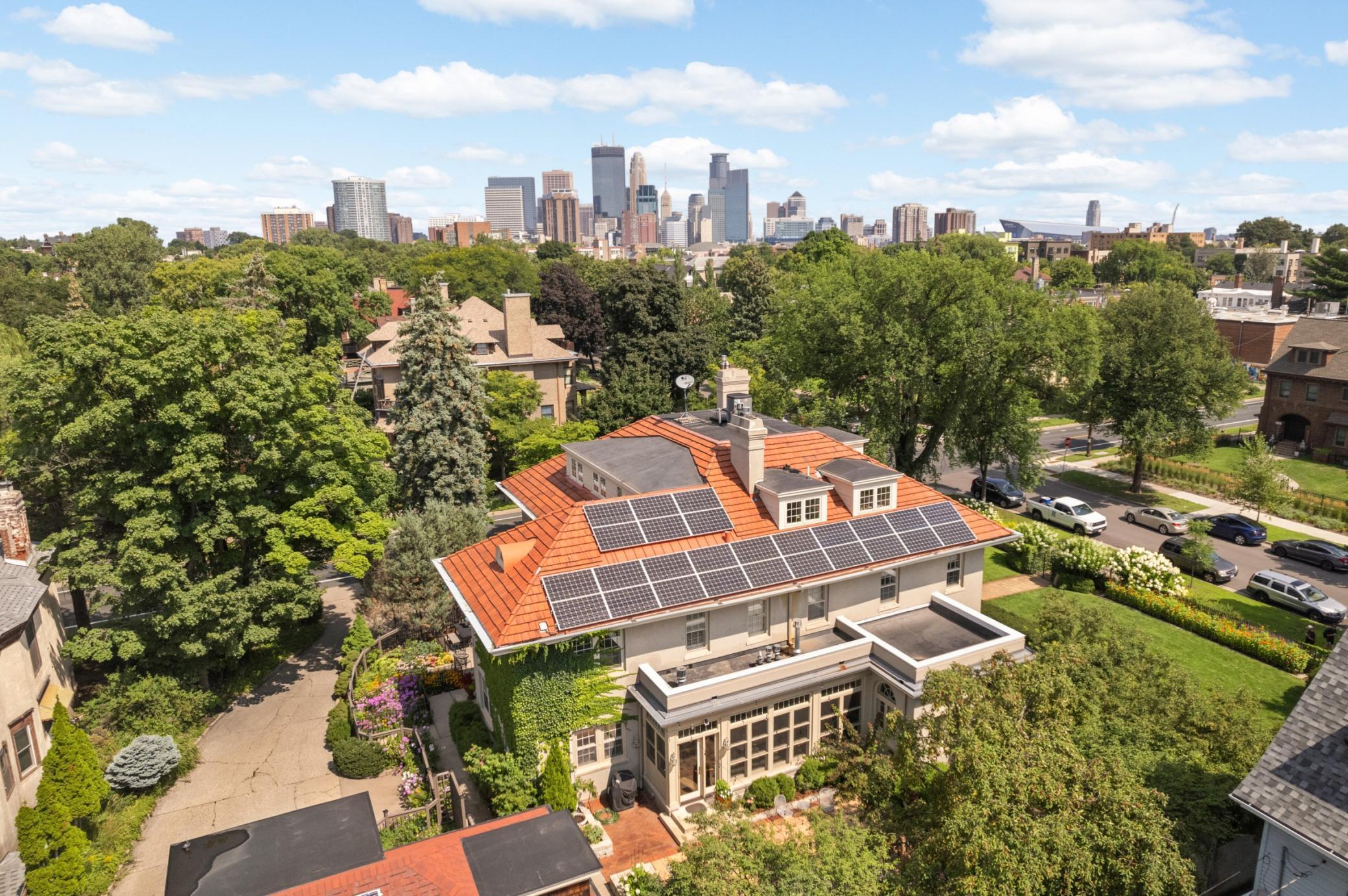 2400 Pillsbury Avenue S