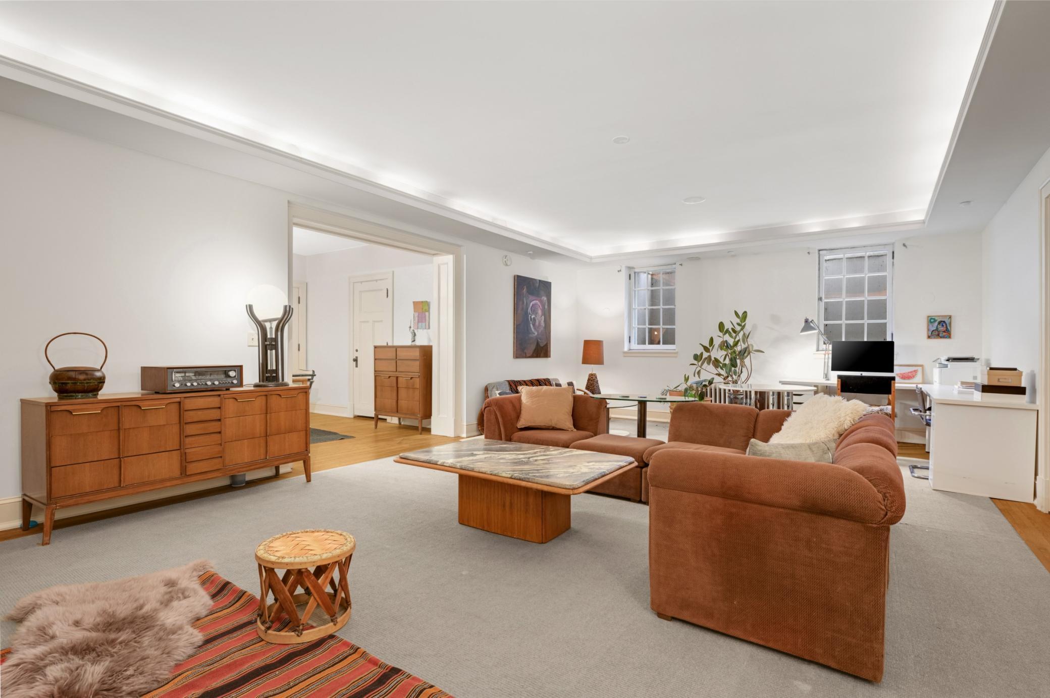 2400 Pillsbury Avenue S