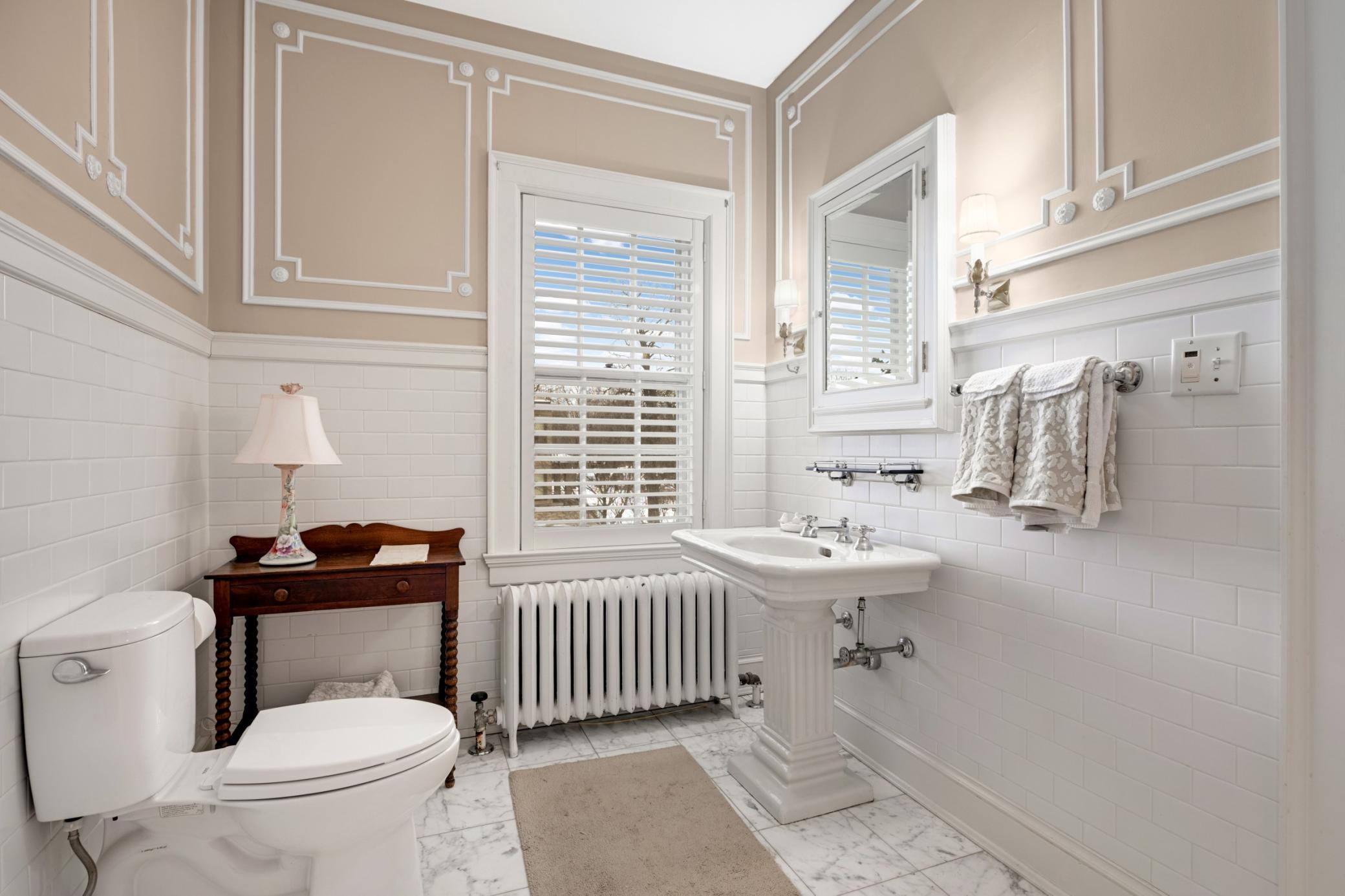 2400 Pillsbury Avenue S