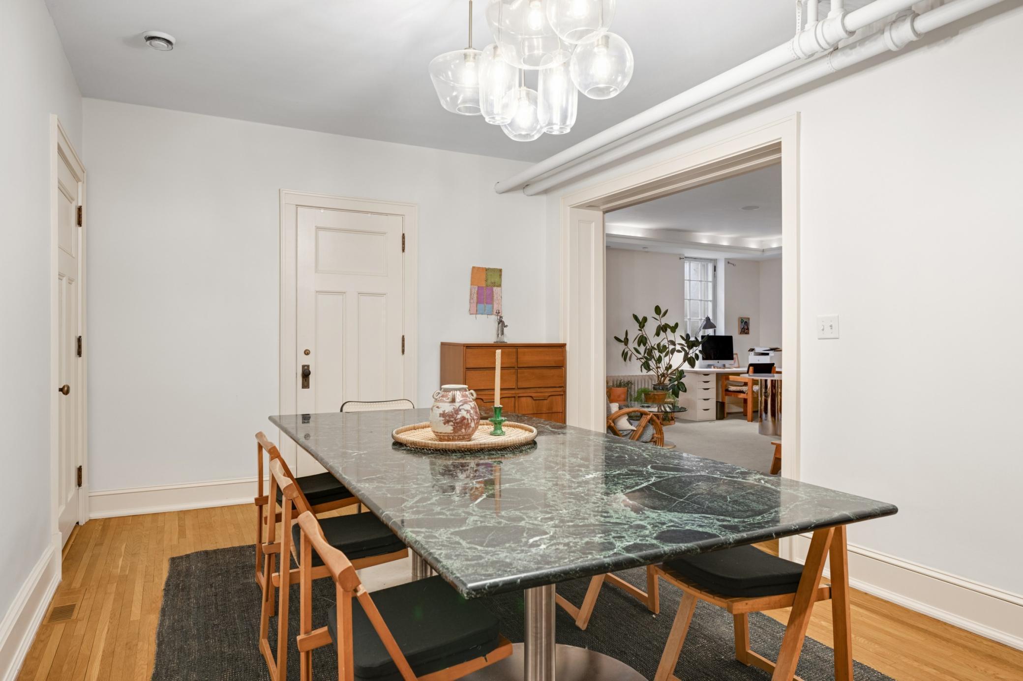 2400 Pillsbury Avenue S