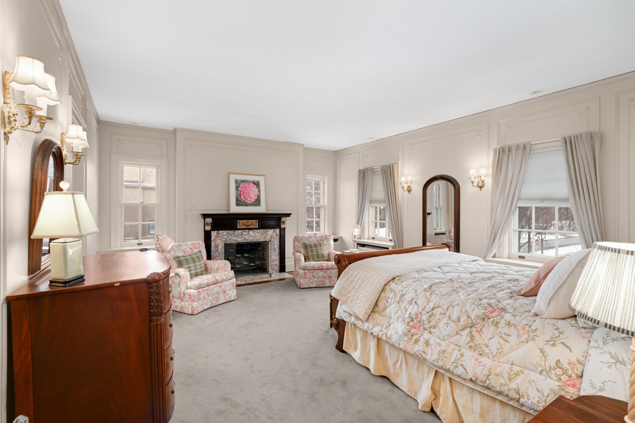 2400 Pillsbury Avenue S