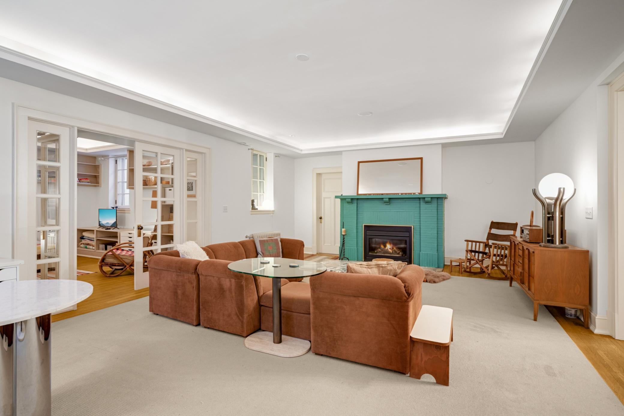 2400 Pillsbury Avenue S