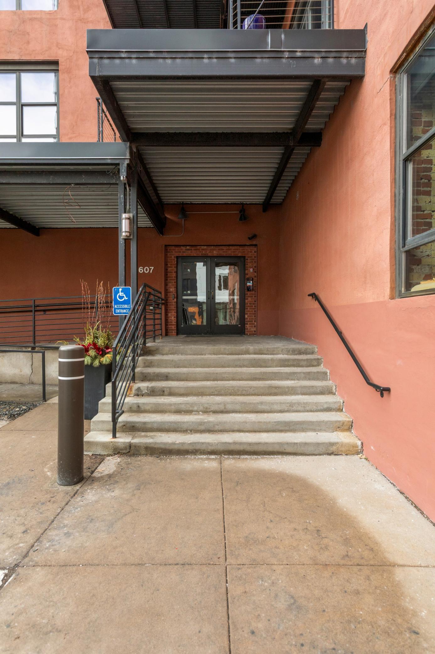 607 Washington Avenue S Unit: 302