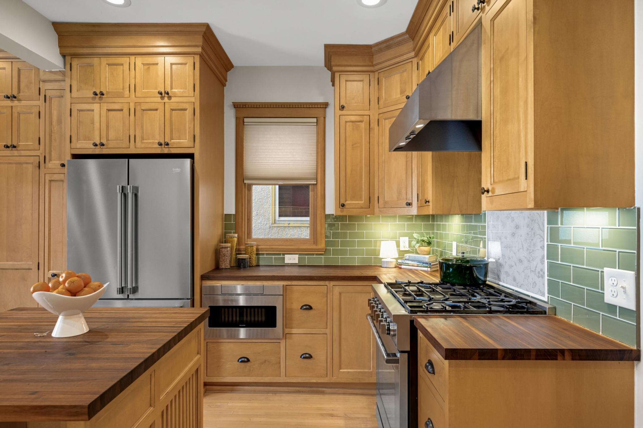 2654 Pleasant Avenue