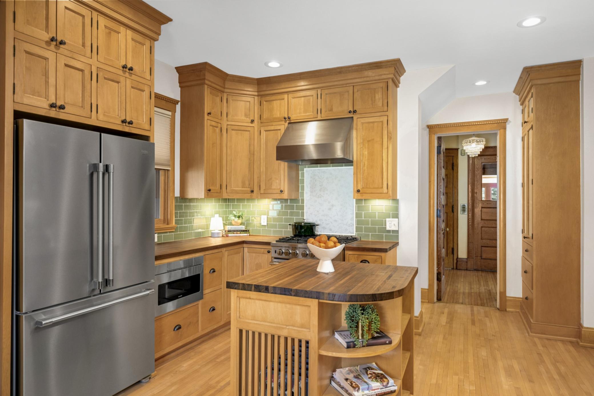 2654 Pleasant Avenue