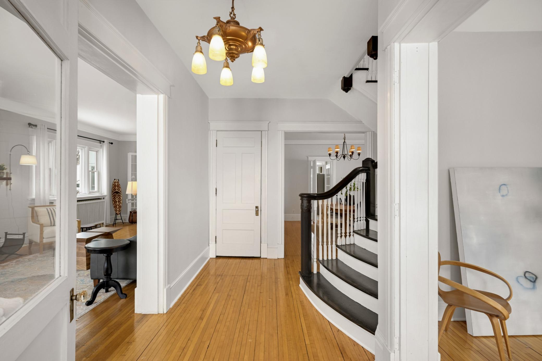 2418 Pillsbury Avenue S