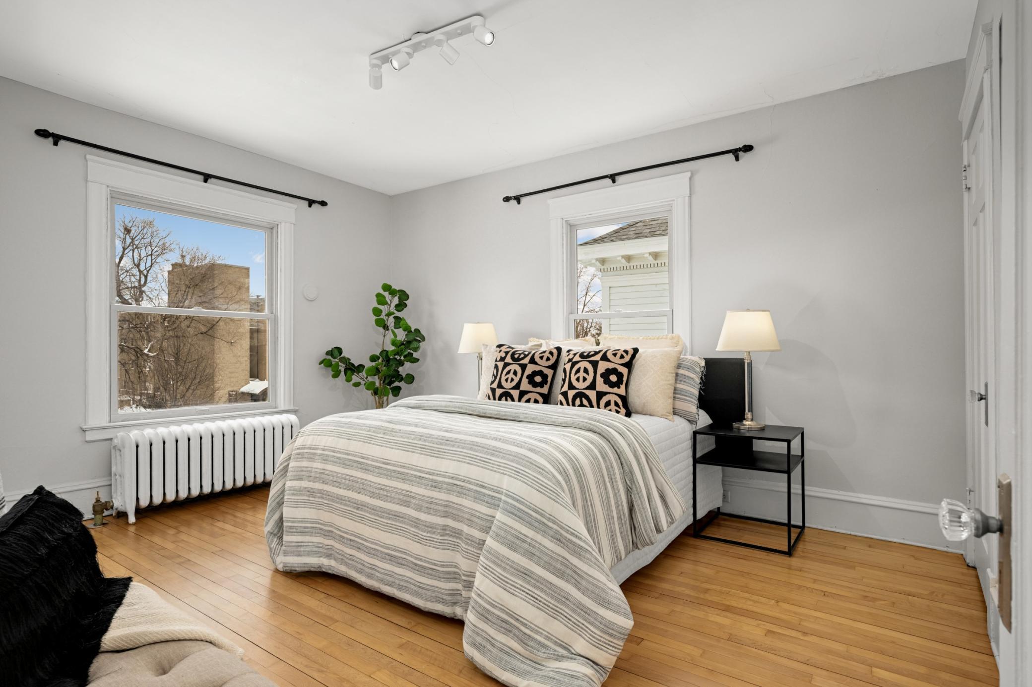 2418 Pillsbury Avenue S