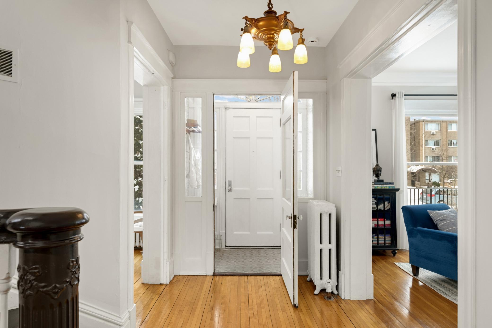 2418 Pillsbury Avenue S