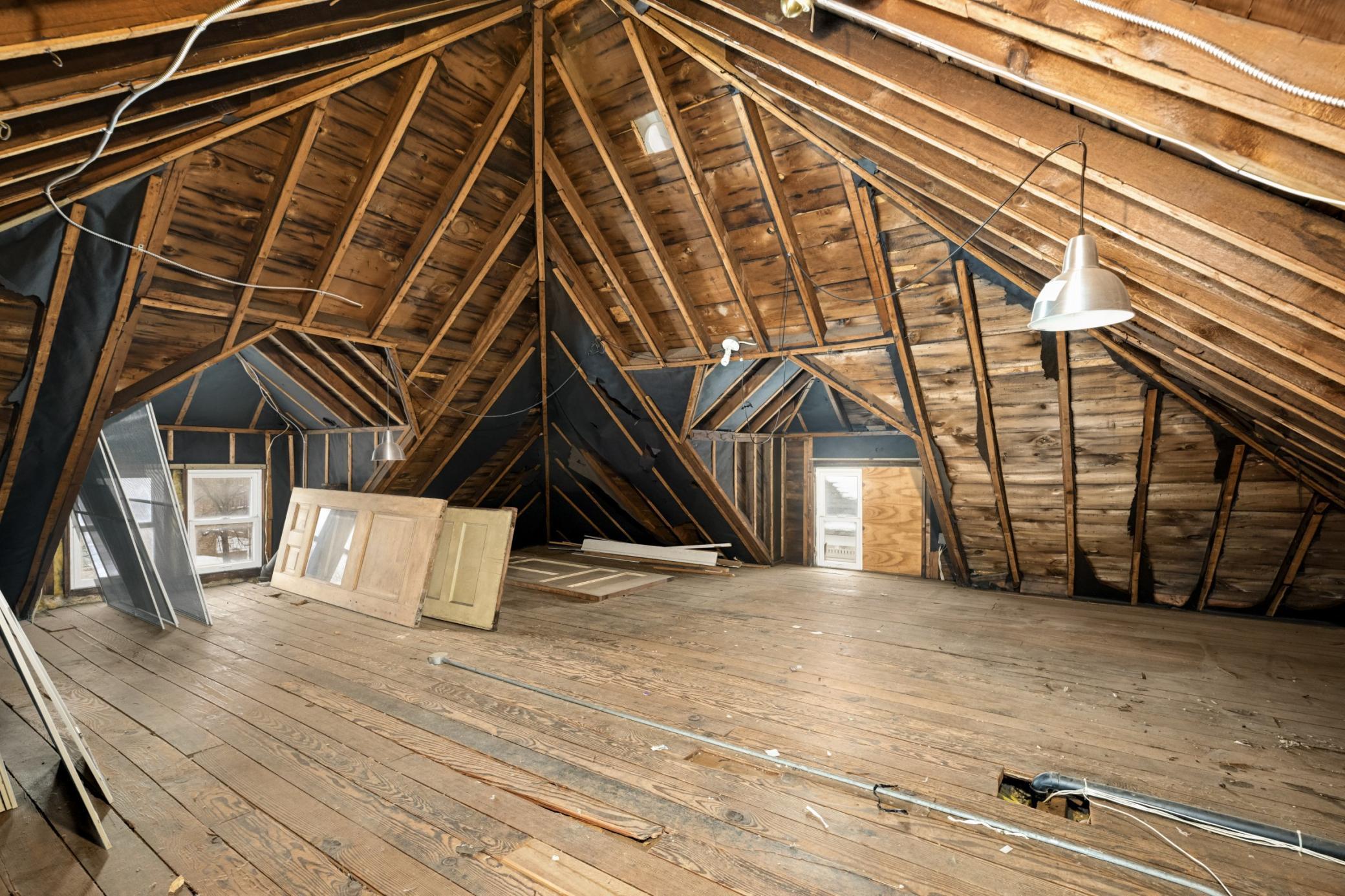 2418 Pillsbury Avenue S