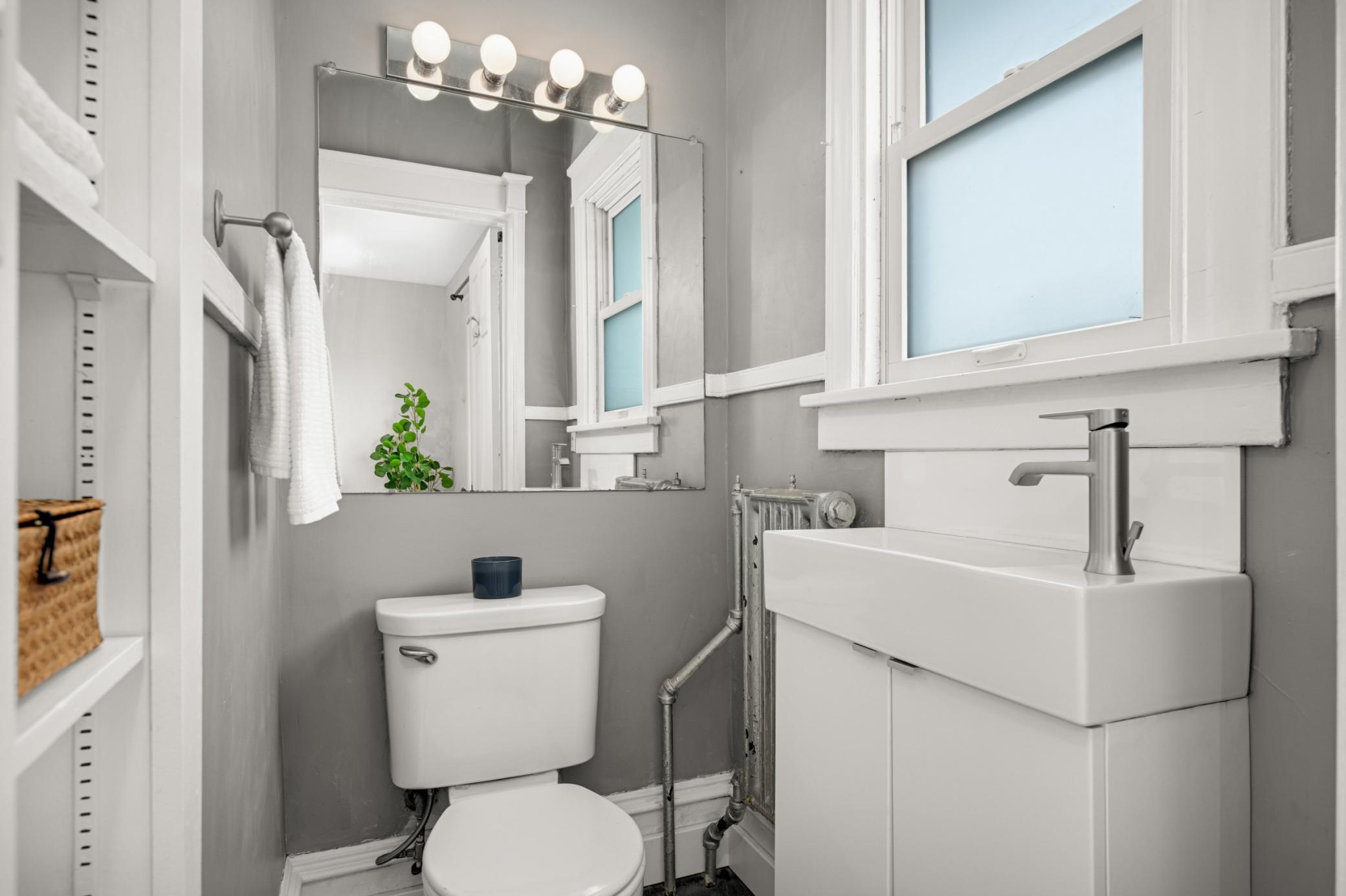 2418 Pillsbury Avenue S