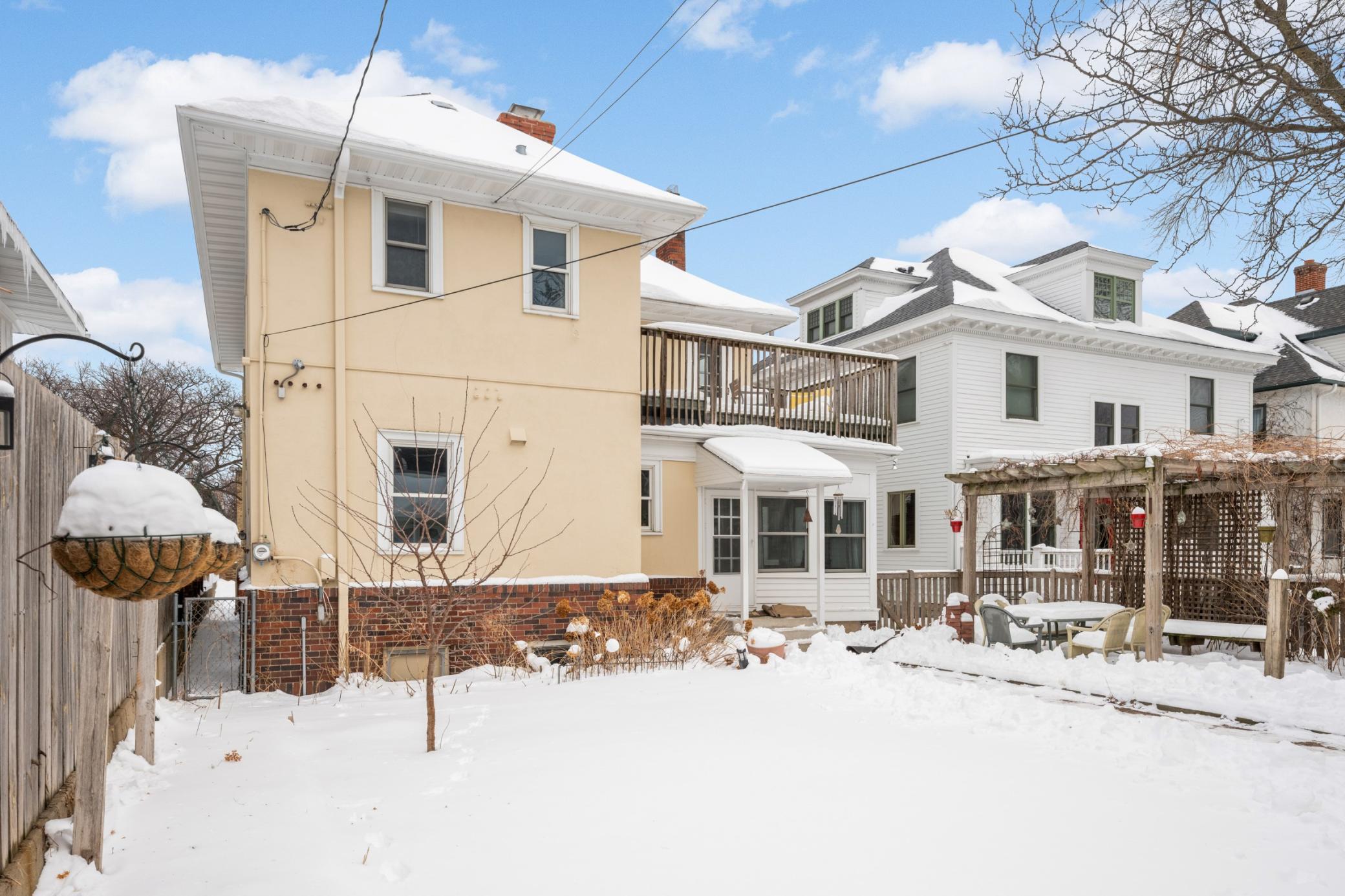 2418 Pillsbury Avenue S