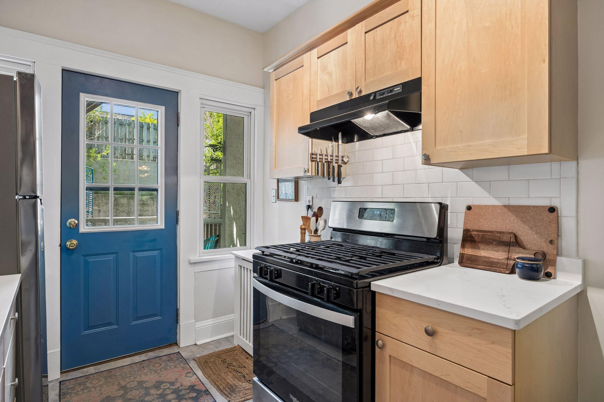 992 Dayton Avenue Unit: 2