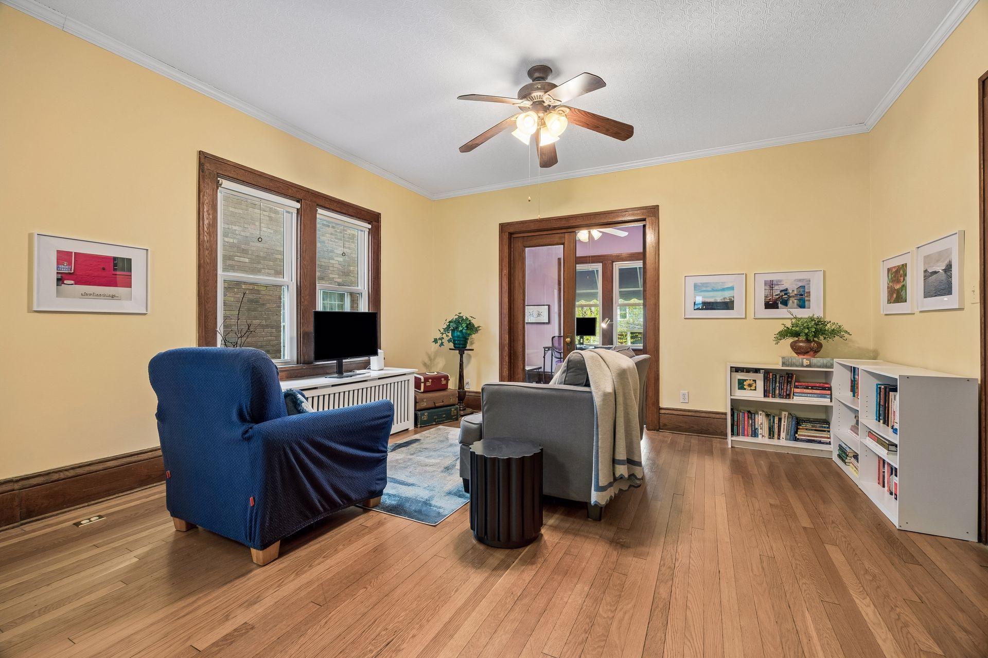 992 Dayton Avenue Unit: 2