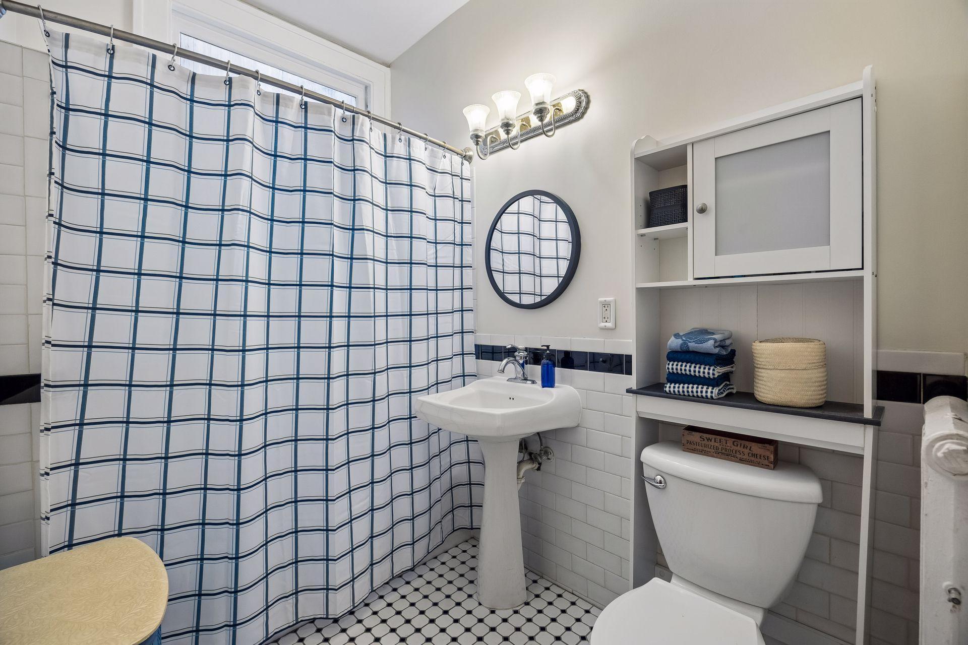 992 Dayton Avenue Unit: 2
