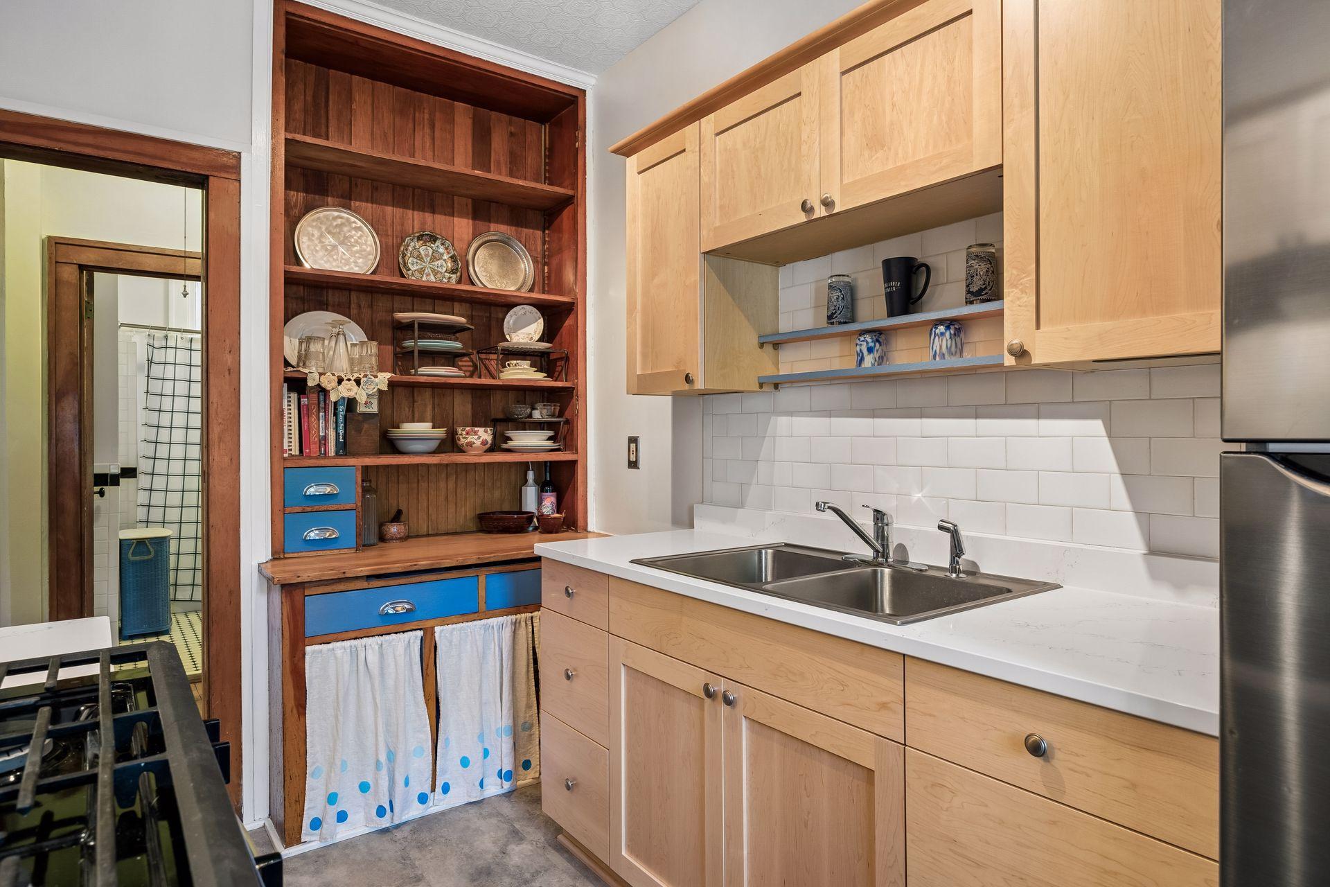992 Dayton Avenue Unit: 2