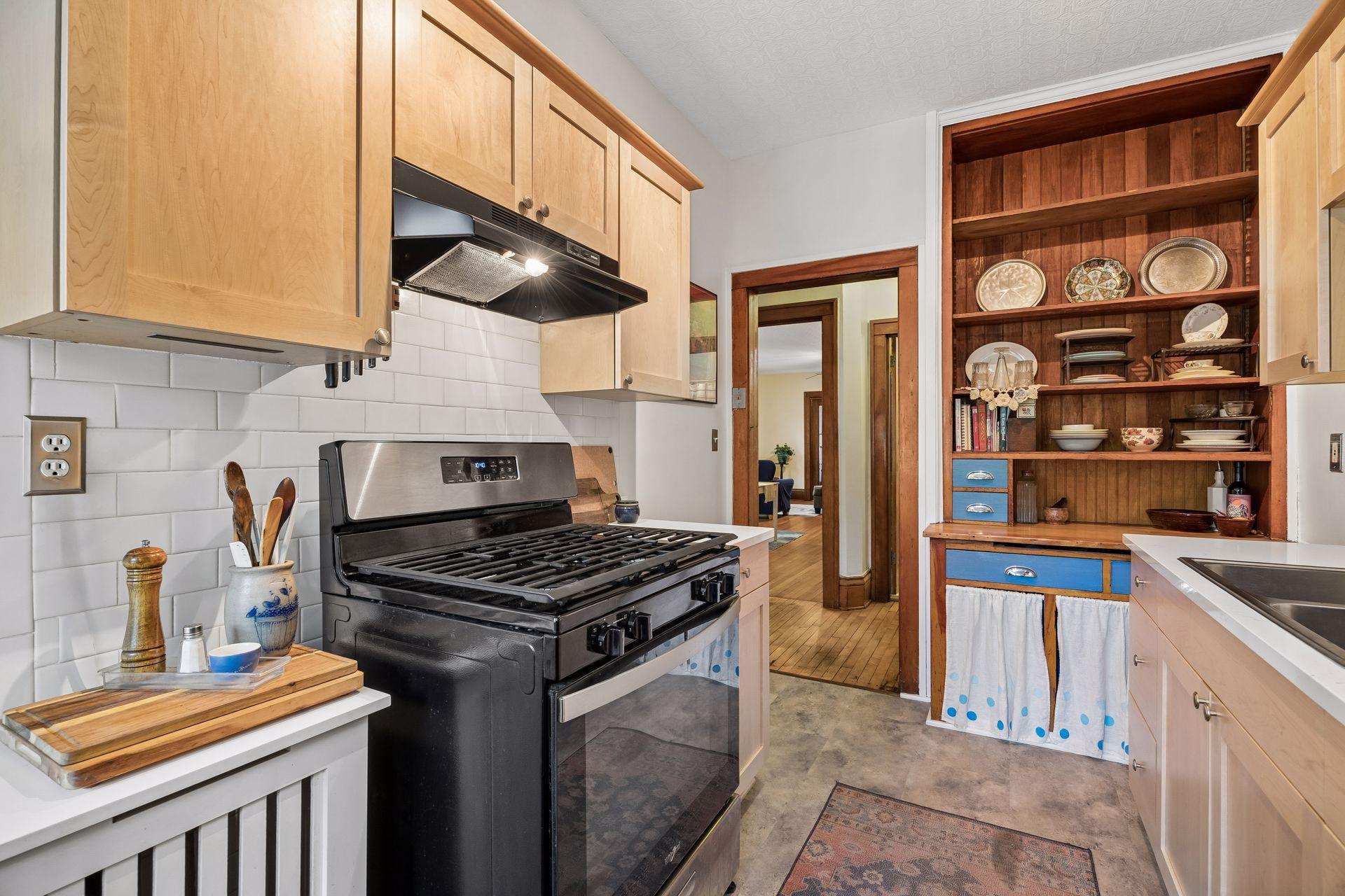 992 Dayton Avenue Unit: 2