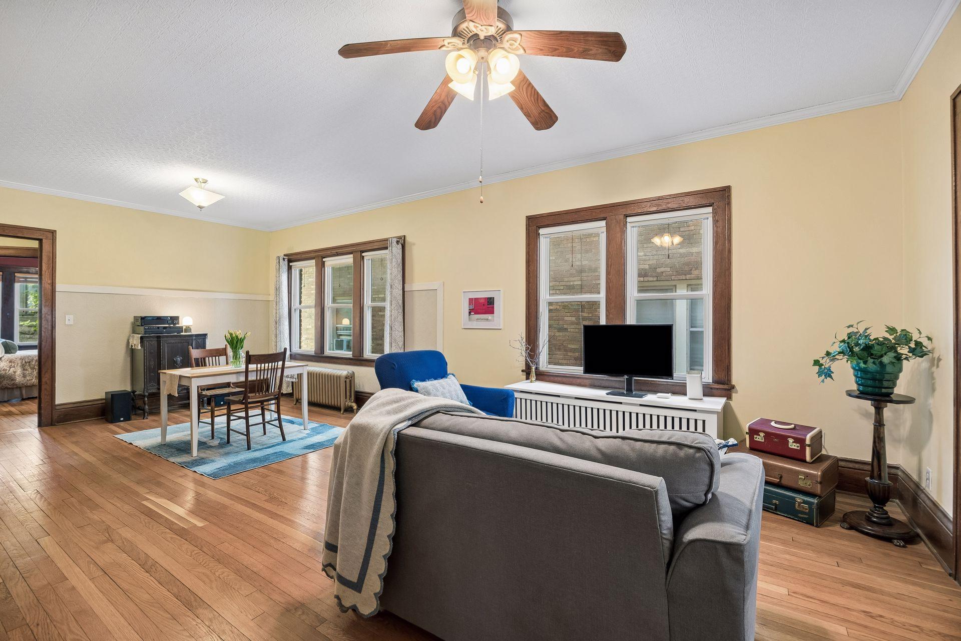 992 Dayton Avenue Unit: 2